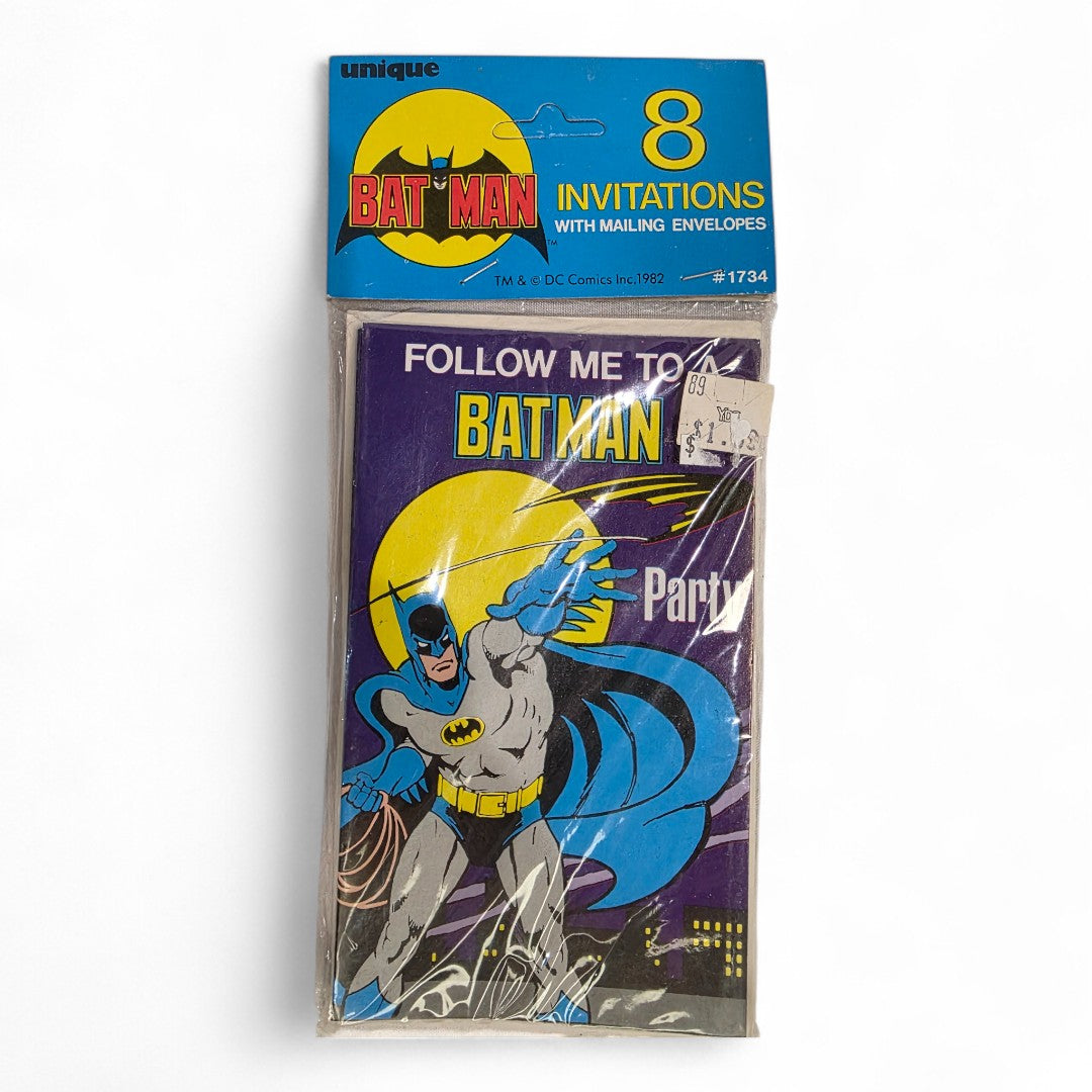 Vintage 1980s partyware. Party Invitations. 8 Pack. Front view.
