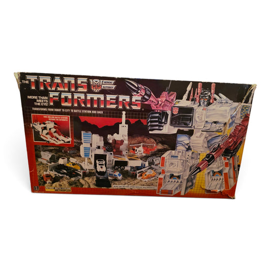 1986 Transformers Autobot City / Battle Station Metroplex Front view