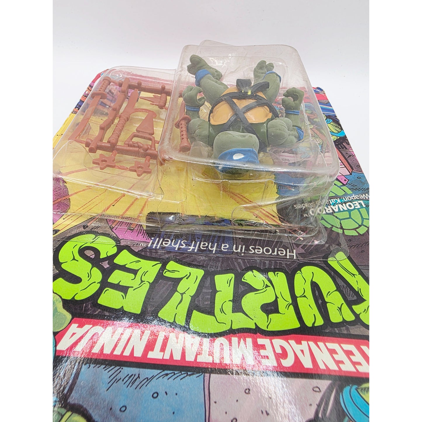 1988 Teenage Mutant Ninja Turtles Heroes in a Half Shell Leonardo action figure — Close-up 2