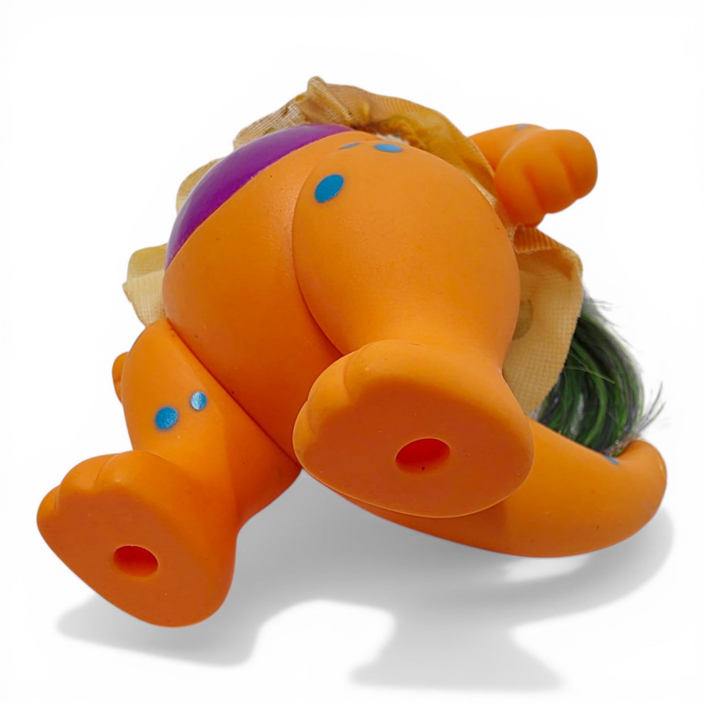 1993 Darlin' Dinos Snazzies T-Rexanne action figure — Bottom view