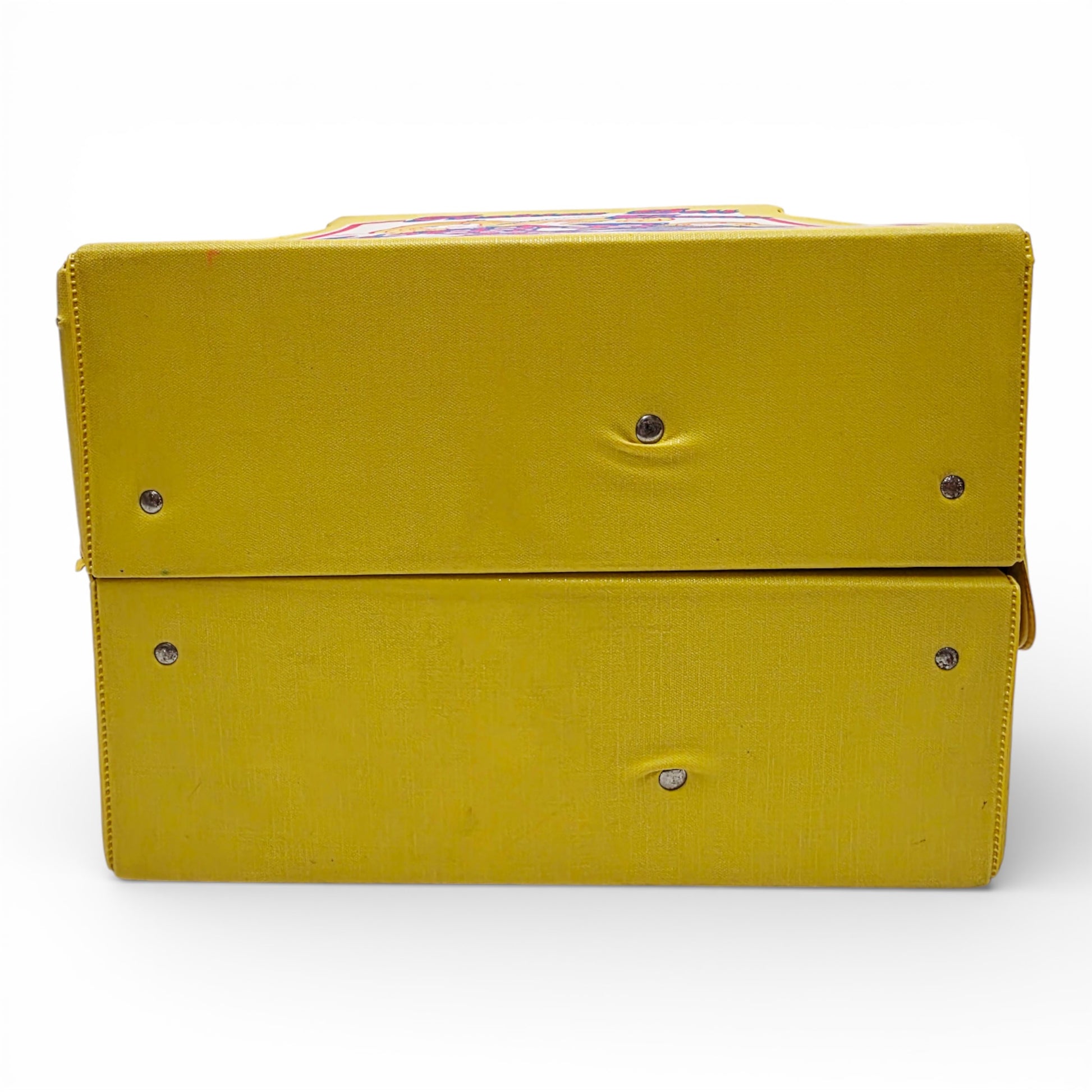 Vintage 1970s doll accessory. Fashion Doll Case. Tara Toy Corp. Fun & Mod! 34 x 26.5cm. Bottom view.