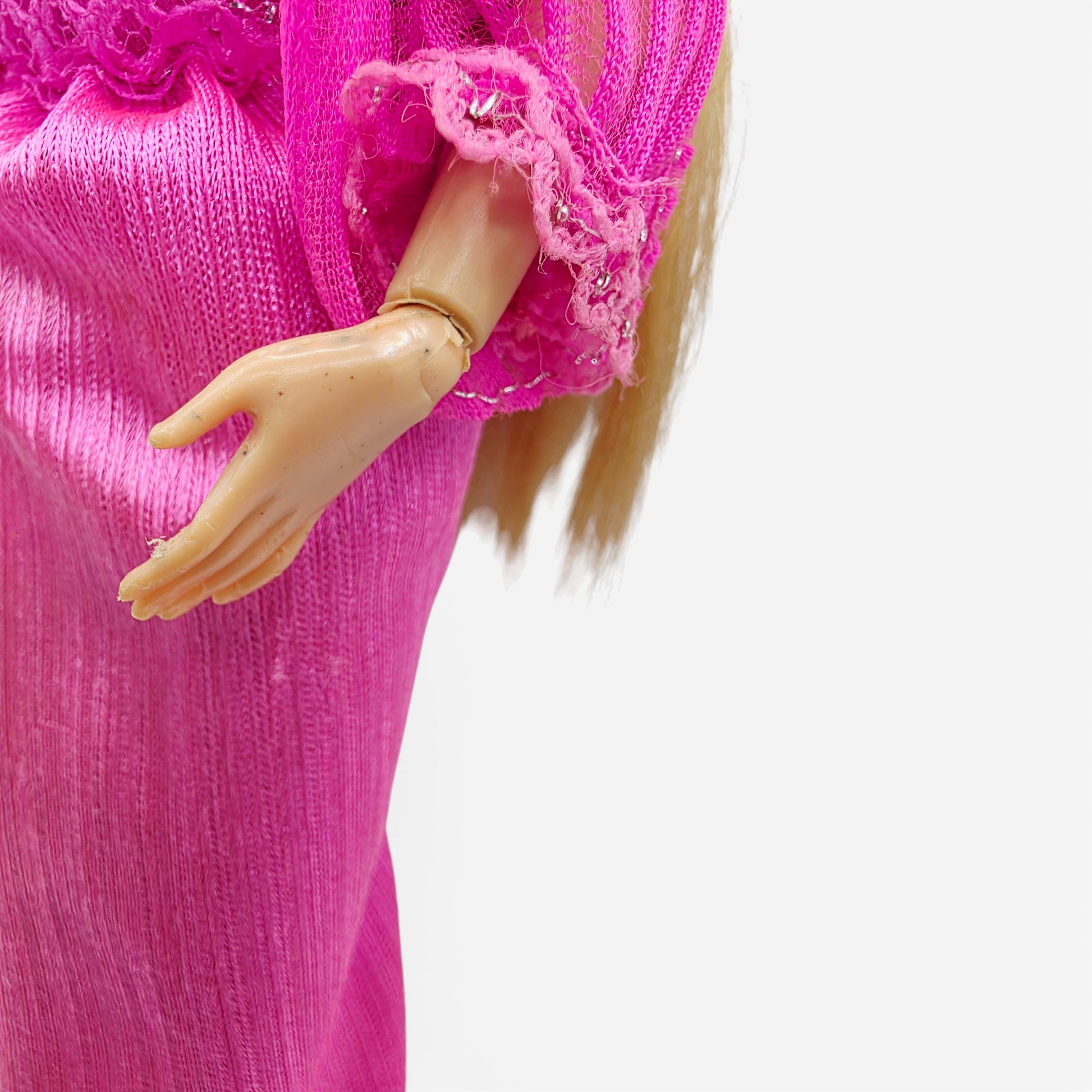 Vintage 1970s doll. Beauty Secrets. Iconic 70s Barbie!. Close up 4 view.