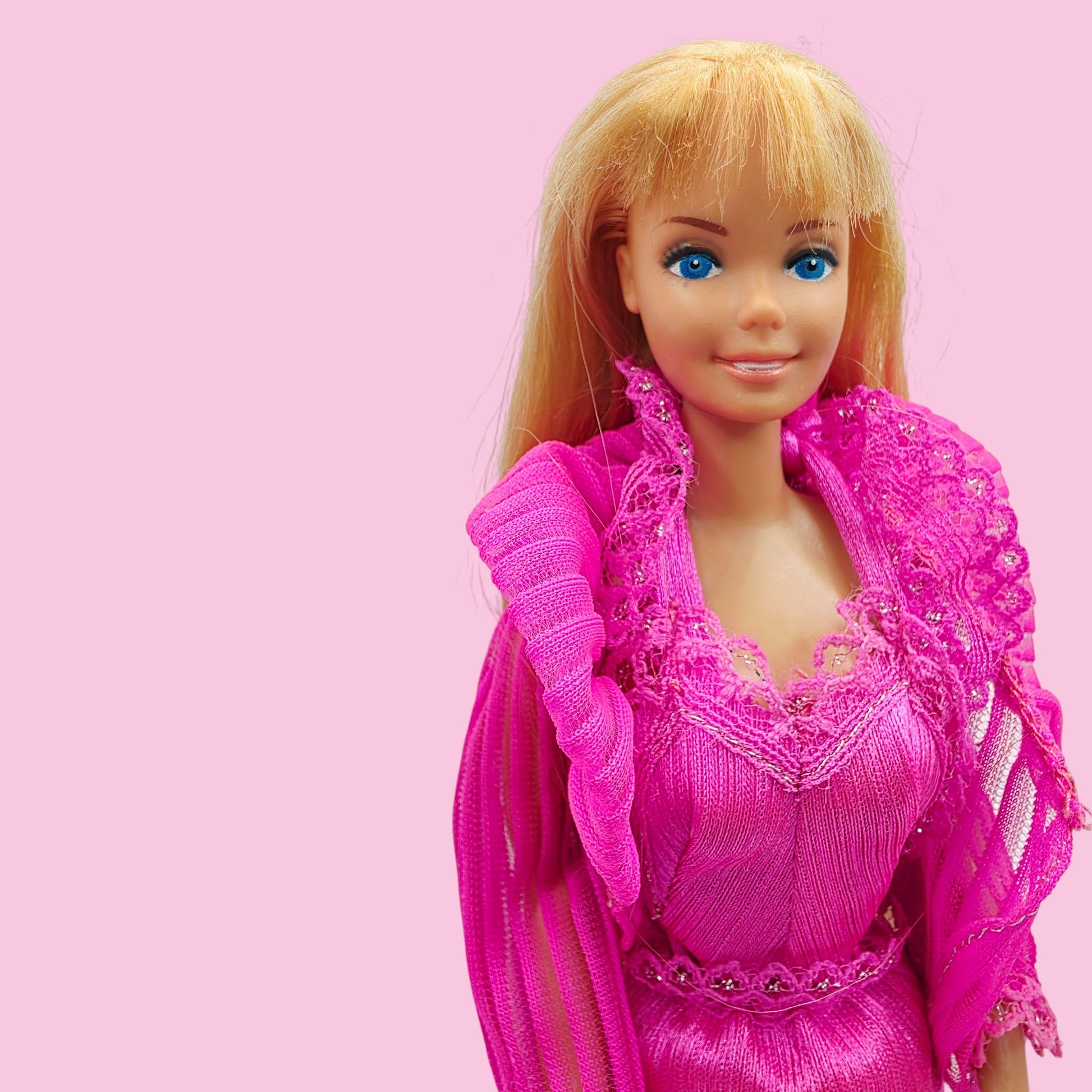 Vintage 1970s doll. Beauty Secrets. Iconic 70s Barbie!. Face view.