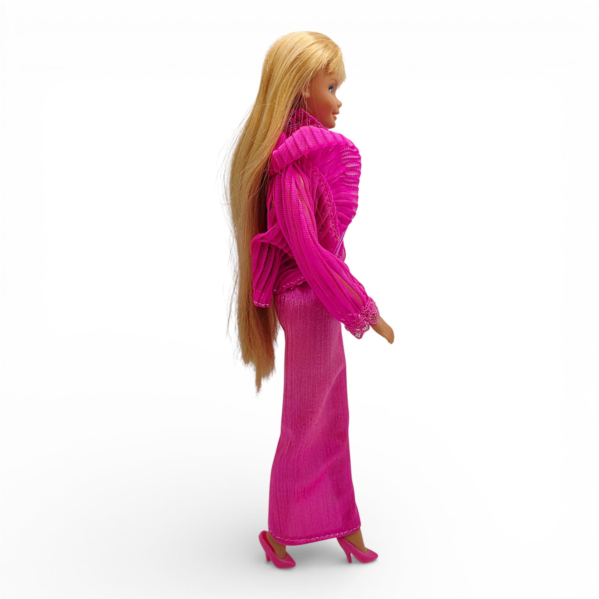 Vintage 1970s doll. Beauty Secrets. Iconic 70s Barbie!. Right view.
