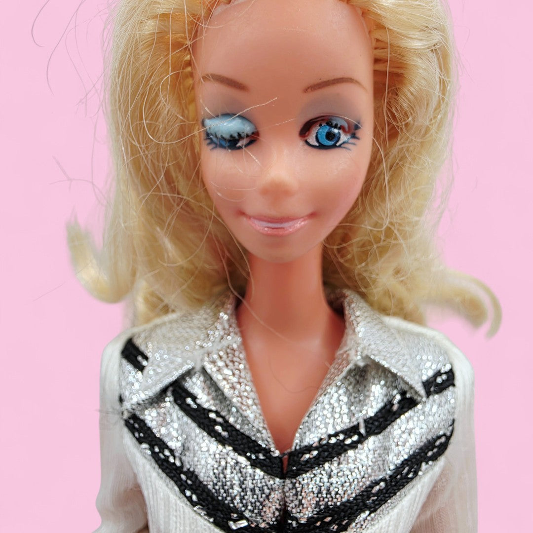 Vintage 1980s doll. Western Winking. Barbie. The Original Cow Girl!. Face view.
