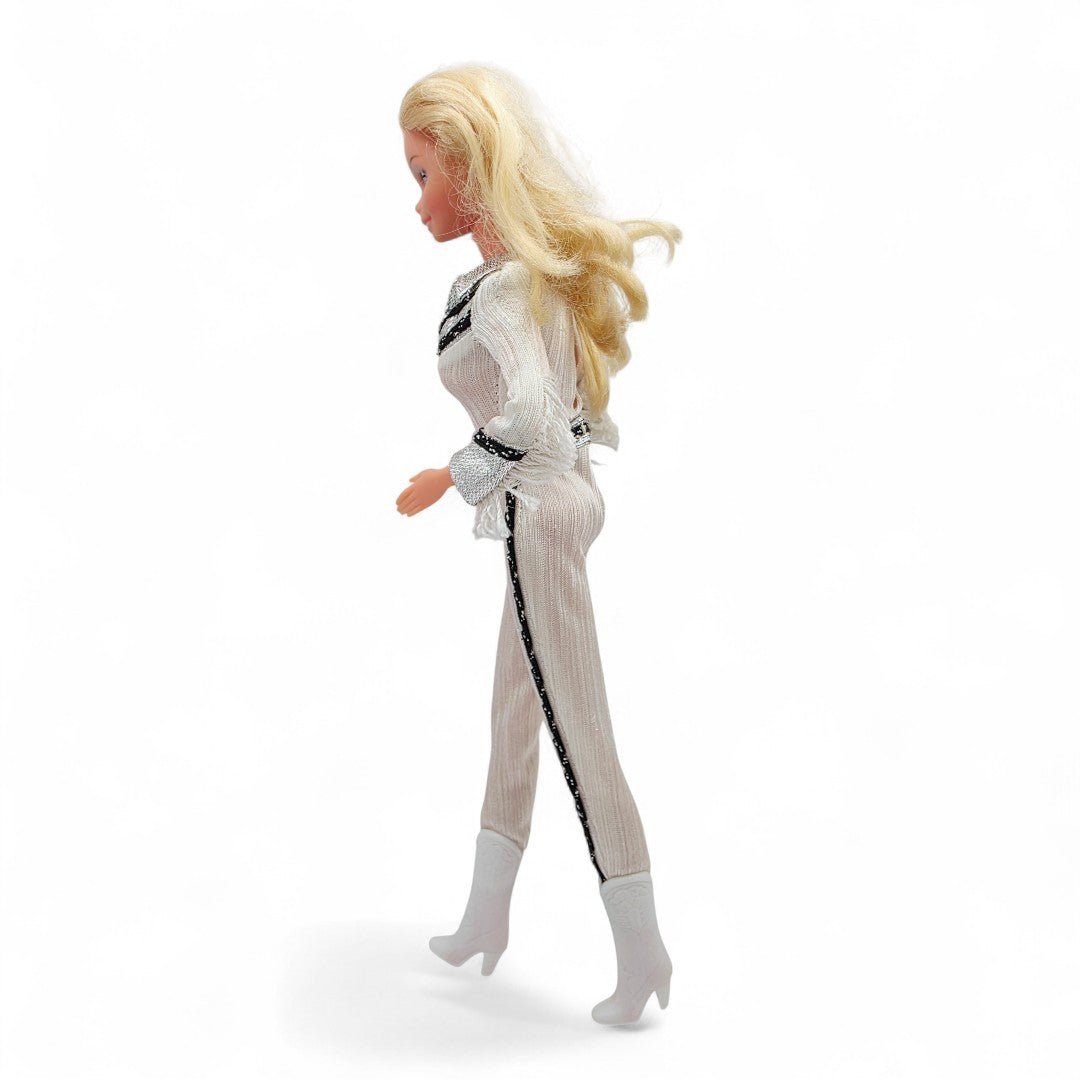 Vintage 1980s doll. Western Winking. Barbie. The Original Cow Girl!. Left view.