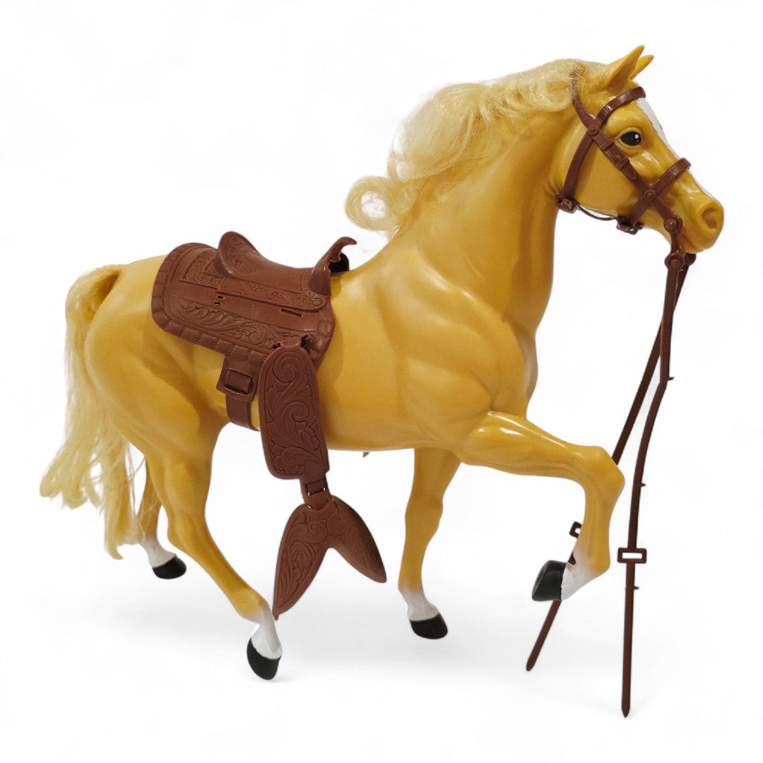 Vintage 1980s doll pet. Western Winking. Dallas. Barbies Palomino Horse. Like New!. Close up 2 view.