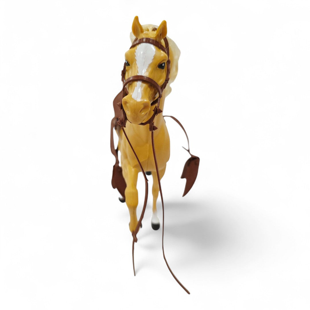 Vintage 1980s doll pet. Western Winking. Dallas. Barbies Palomino Horse. Like New!. Close up 3 view.