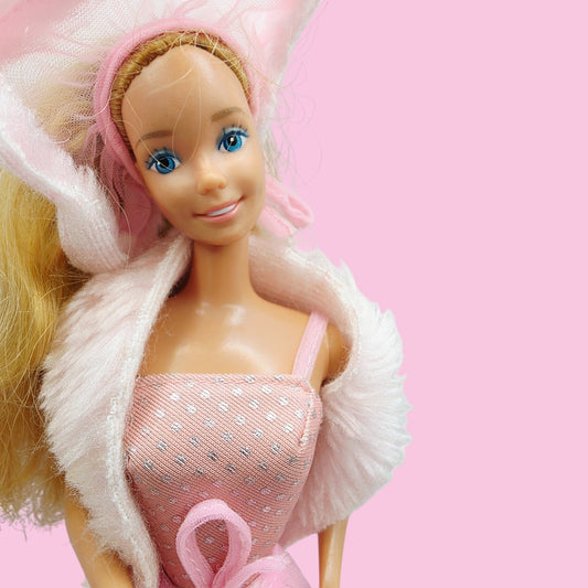 Vintage 1980s doll. Pink & Pretty. Iconic 80s Barbie!. Face view.