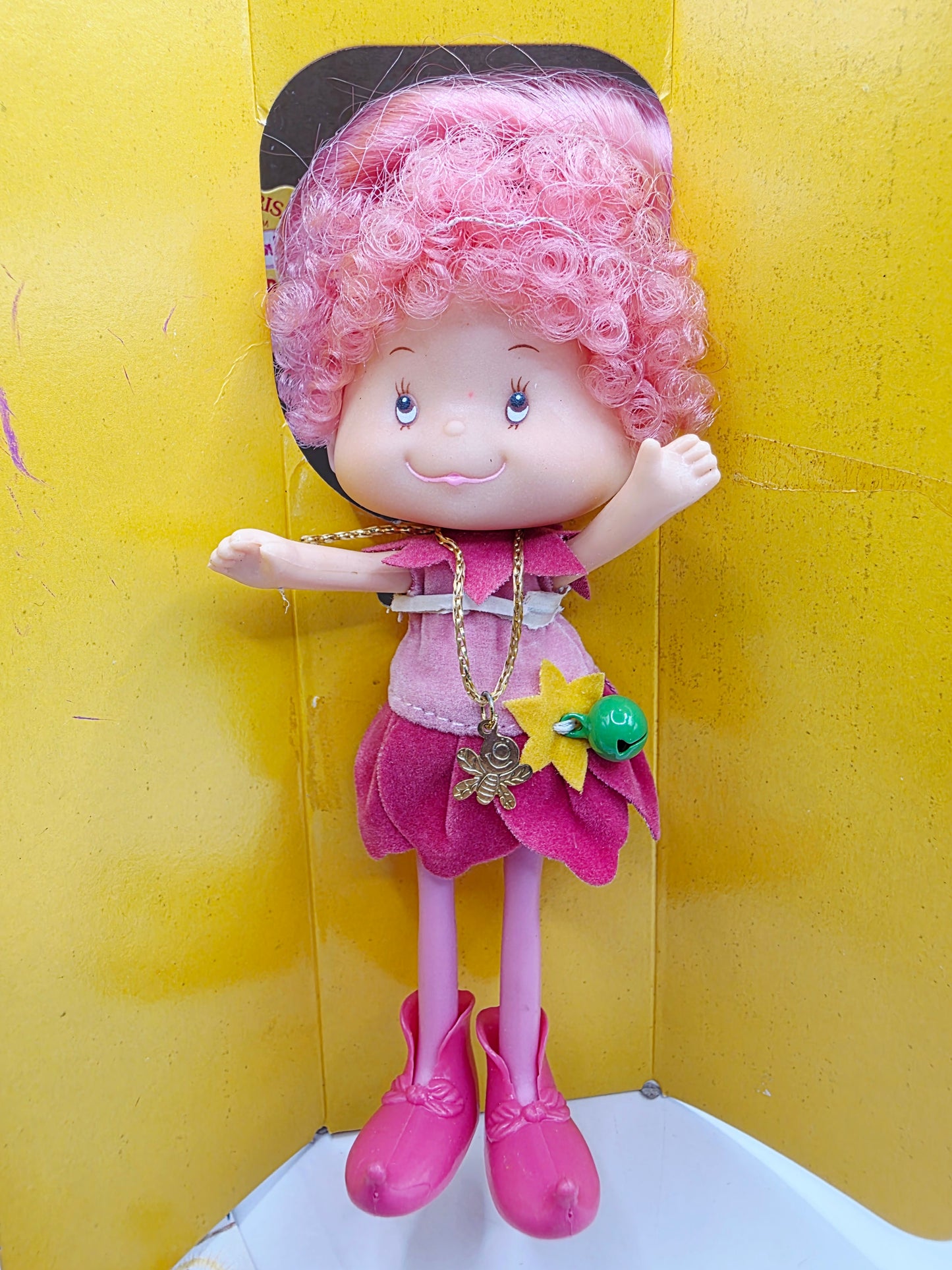 1982 Herself the Elf Herself the Elf & Friends Woodpink doll — Face close-up