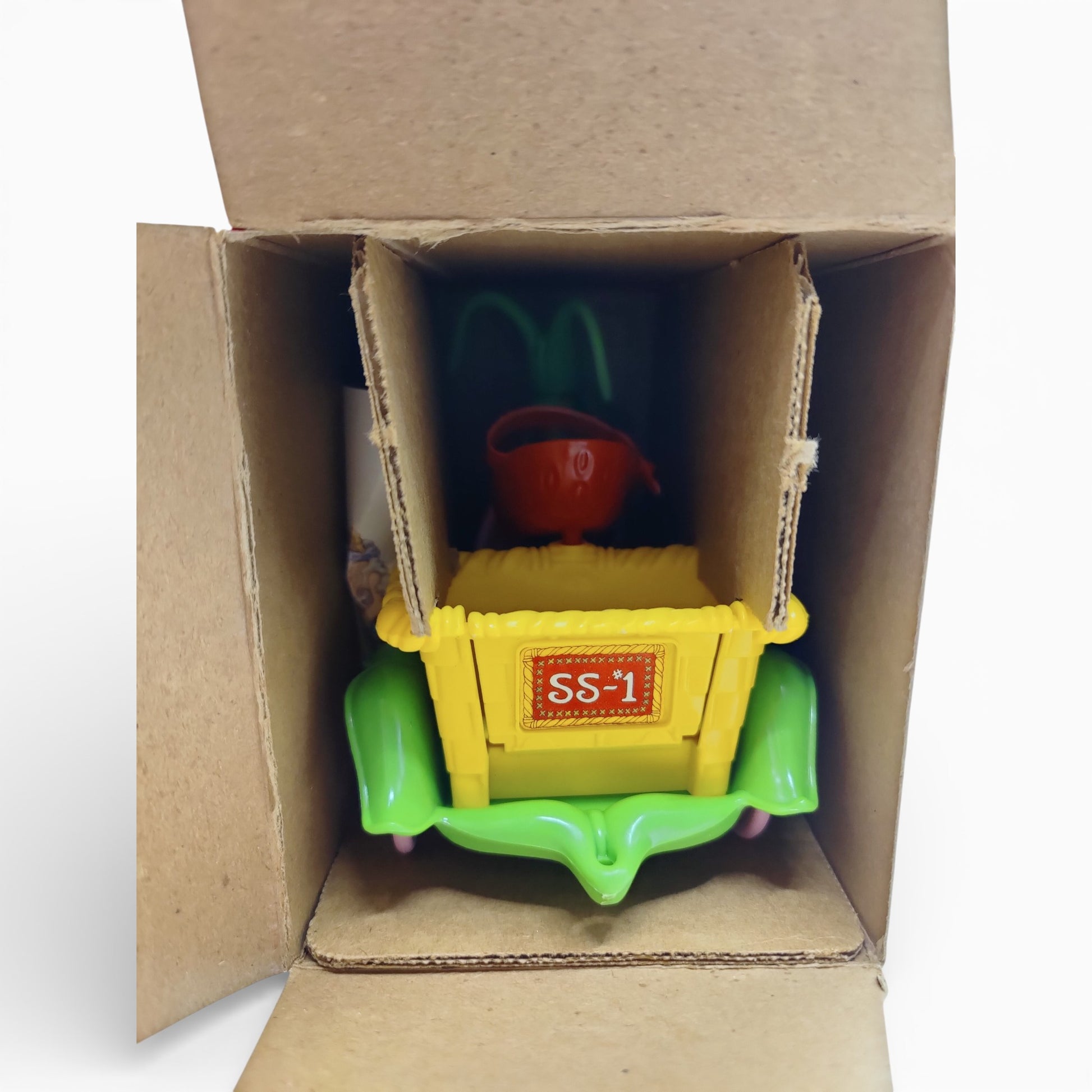 Vintage 1980s doll playset. Berry Cycle. Close up 7 view.
