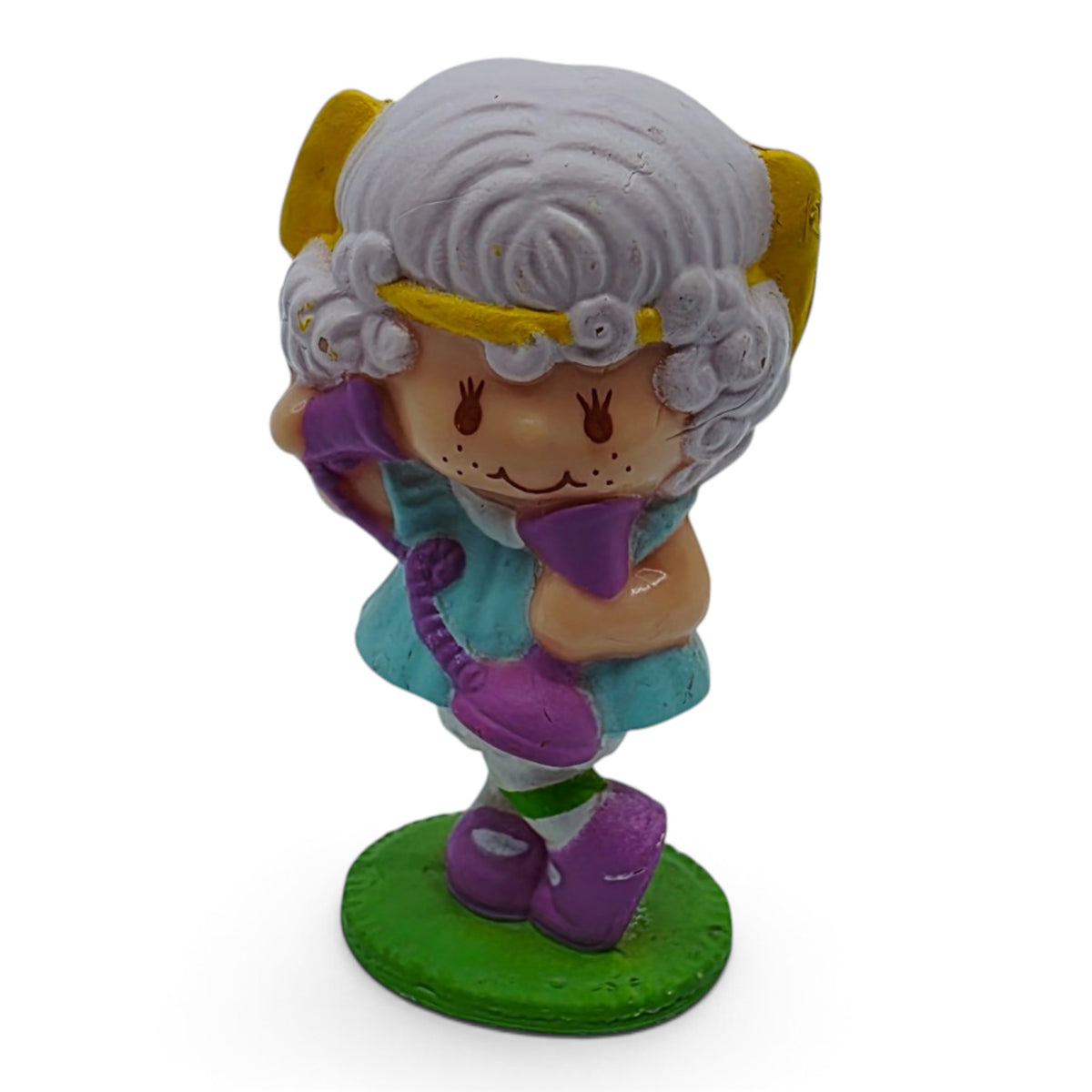 1983 Strawberry Shortcake Angel Cake PVC Figure Front view