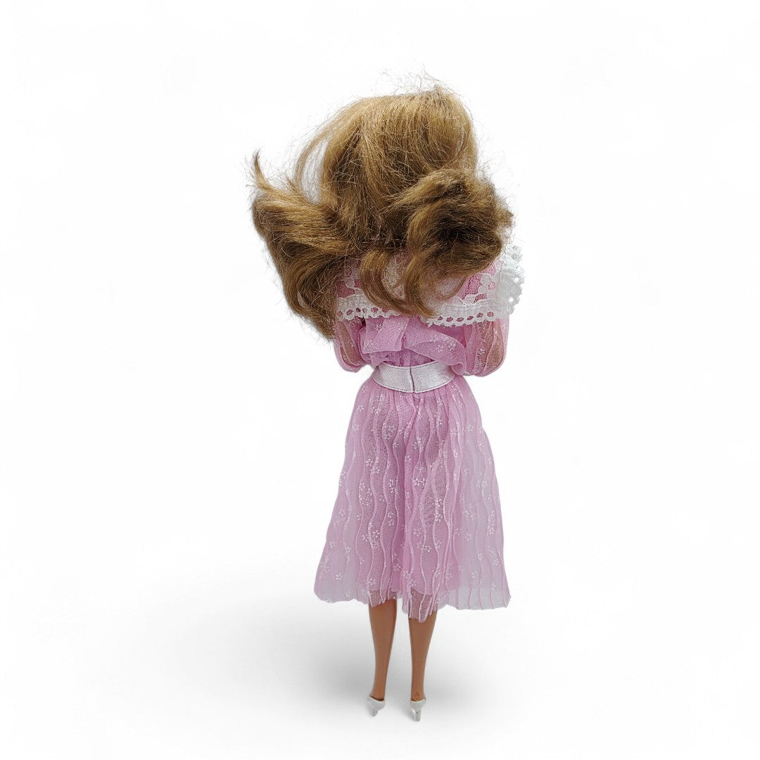 Vintage 1980s doll. Heart Family. Mom & Baby. Back view.