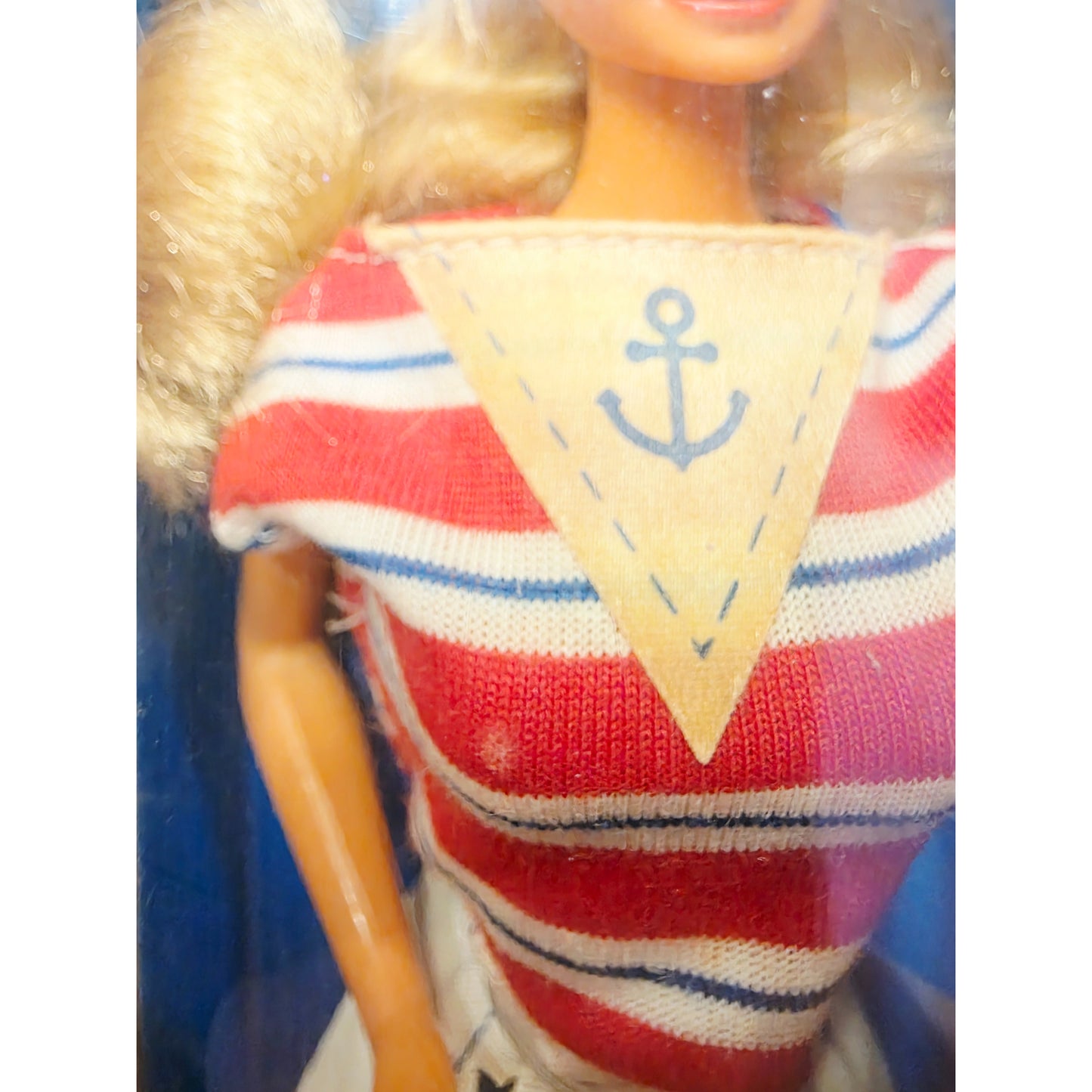 1984 Barbie Sea Lovin' Blonde doll — Close-up 1