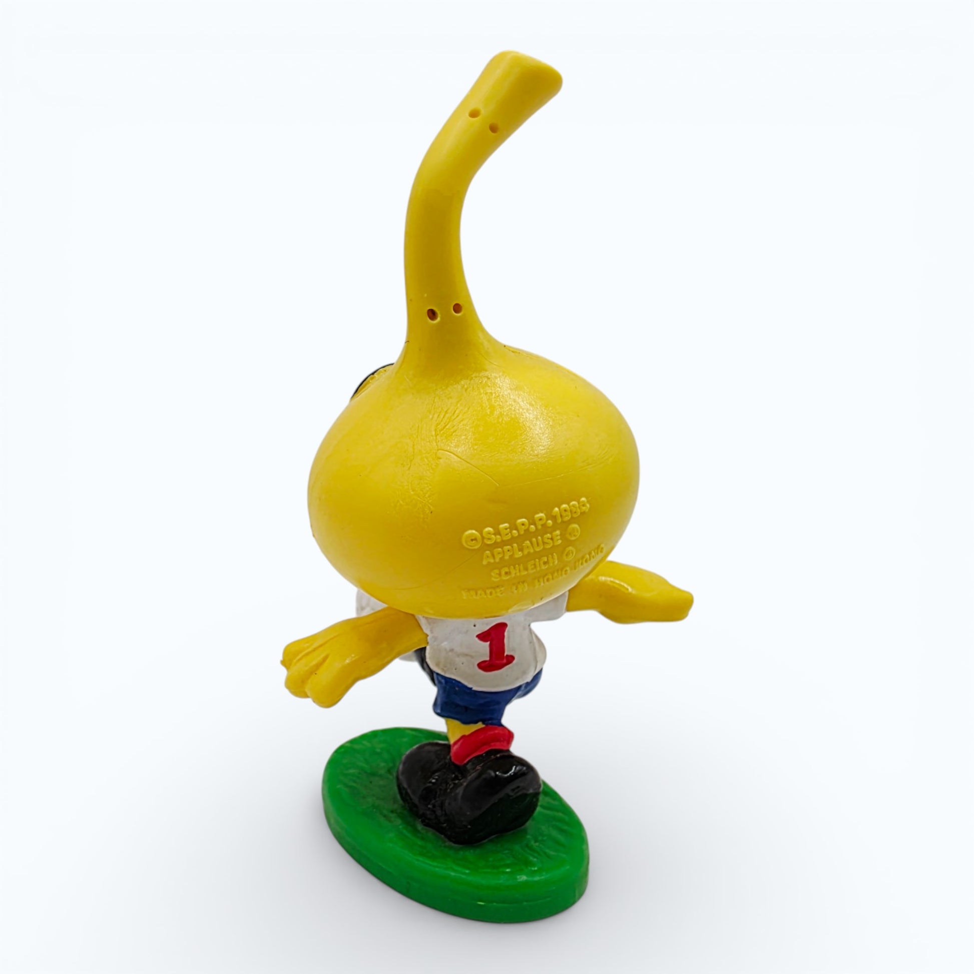 Vintage 1980s mini pvc figure. Soccer Player. All-Star. 8cm. Back view.