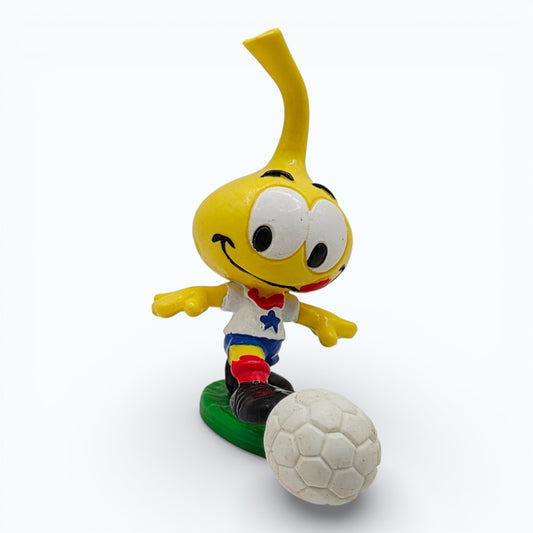 Vintage 1980s mini pvc figure. Soccer Player. All-Star. 8cm. Front view.