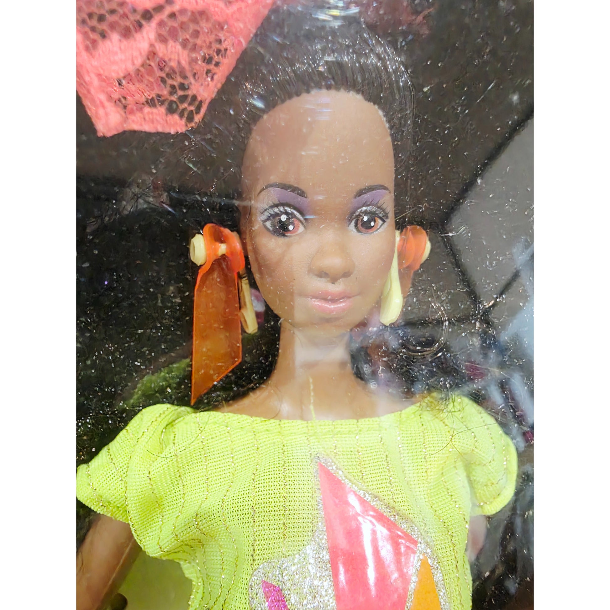 1985 Barbie Barbie & the Rockers Dee Dee doll — Face close-up