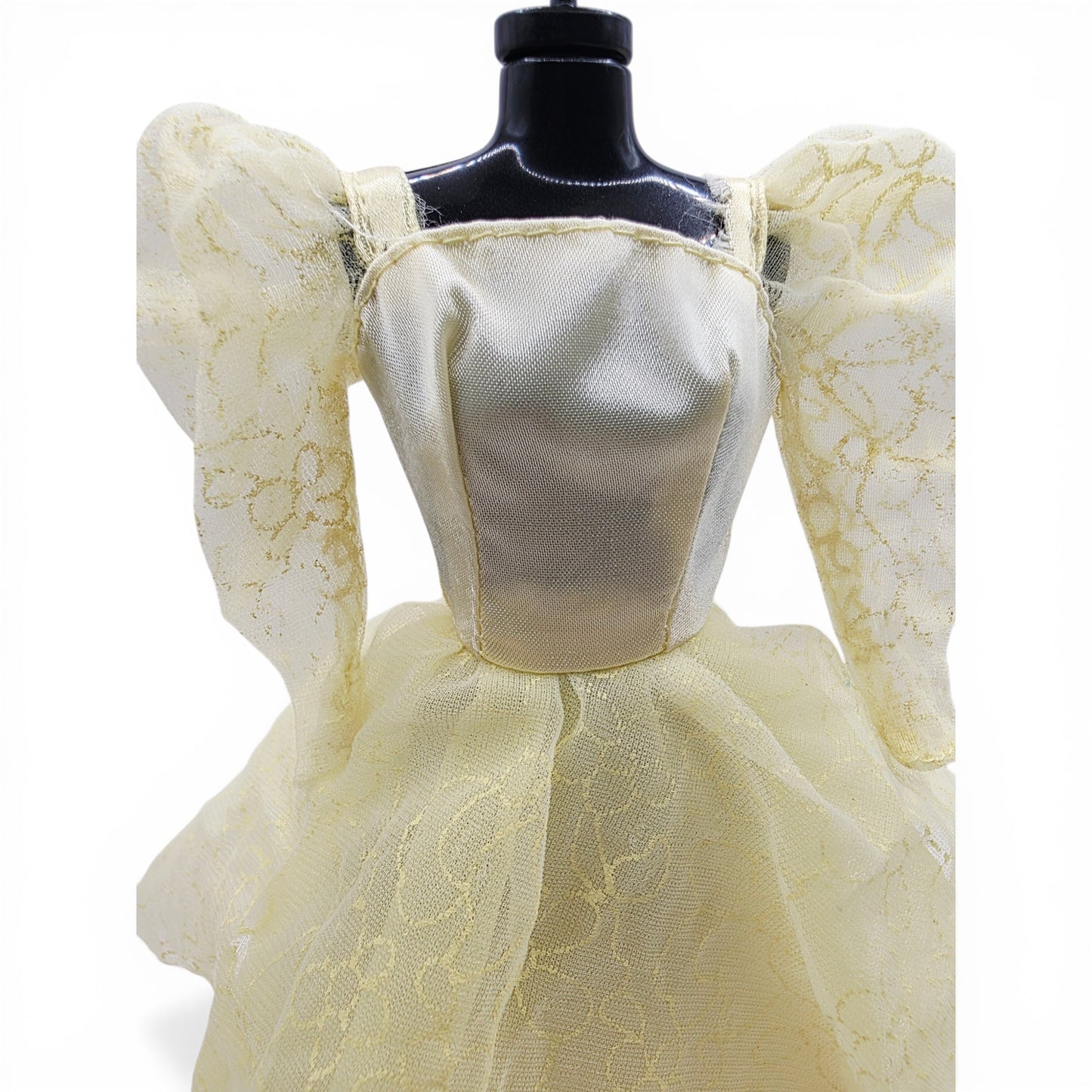 1985 Barbie Dream Glow doll fashion — Close-up 1