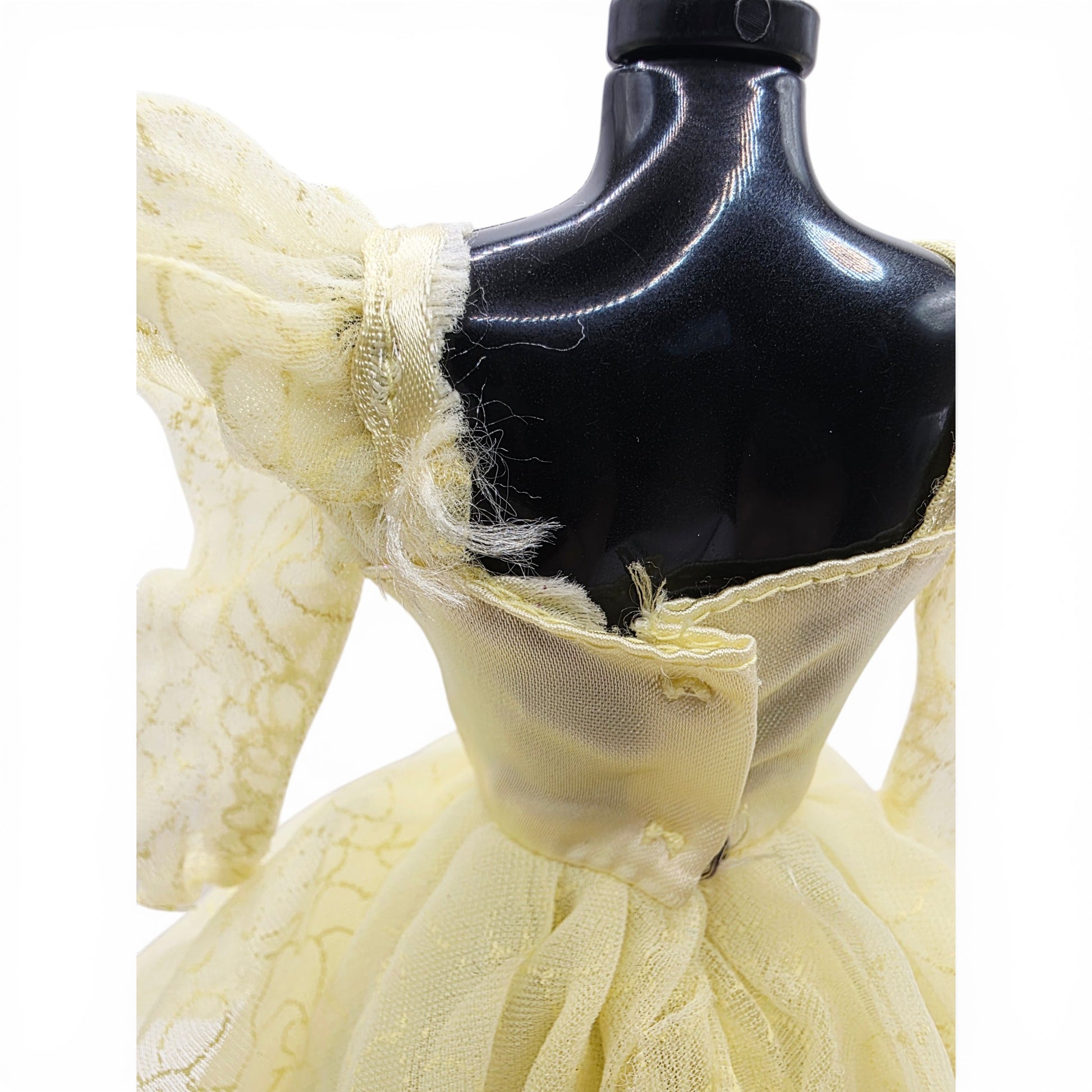 1985 Barbie Dream Glow doll fashion — Close-up 4