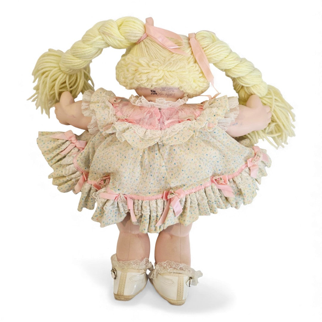 Vintage 1980s doll. Porcelain CPK. Pamela Diane. Limited Run 40cm. Back view.