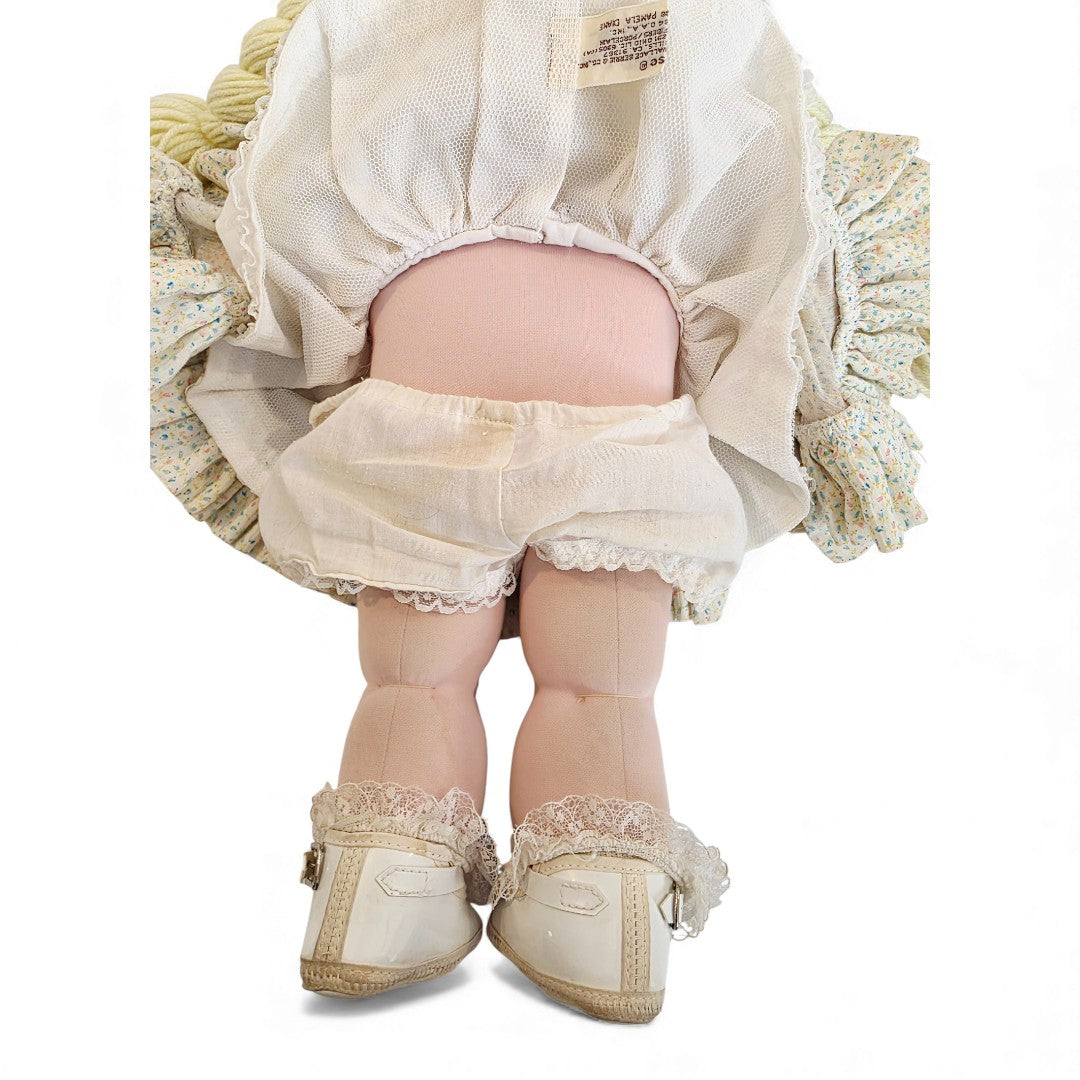 Vintage 1980s doll. Porcelain CPK. Pamela Diane. Limited Run 40cm. Close up 5 view.