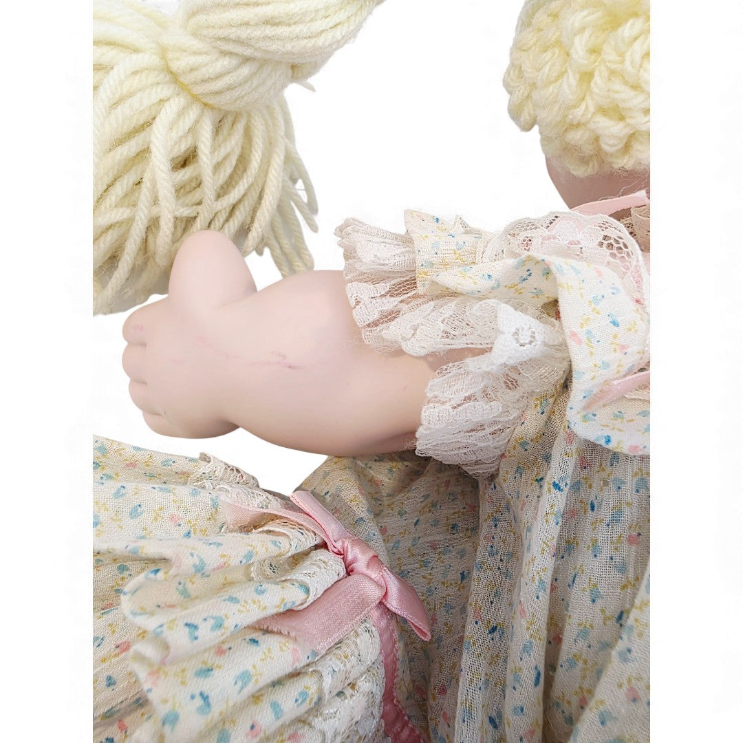 Vintage 1980s doll. Porcelain CPK. Pamela Diane. Limited Run 40cm. Close up 8 view.