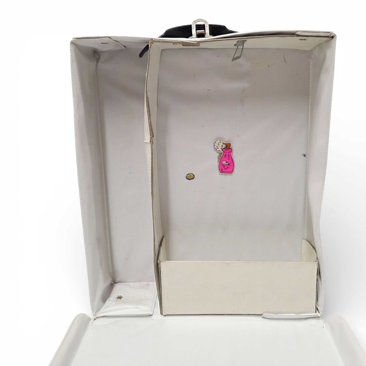 Vintage 1980s doll accessory. Fashion Doll Case. Tara Toy Corp. Massive Wardobe & Bedroom! 44 x 34cm. Close up 3 view.