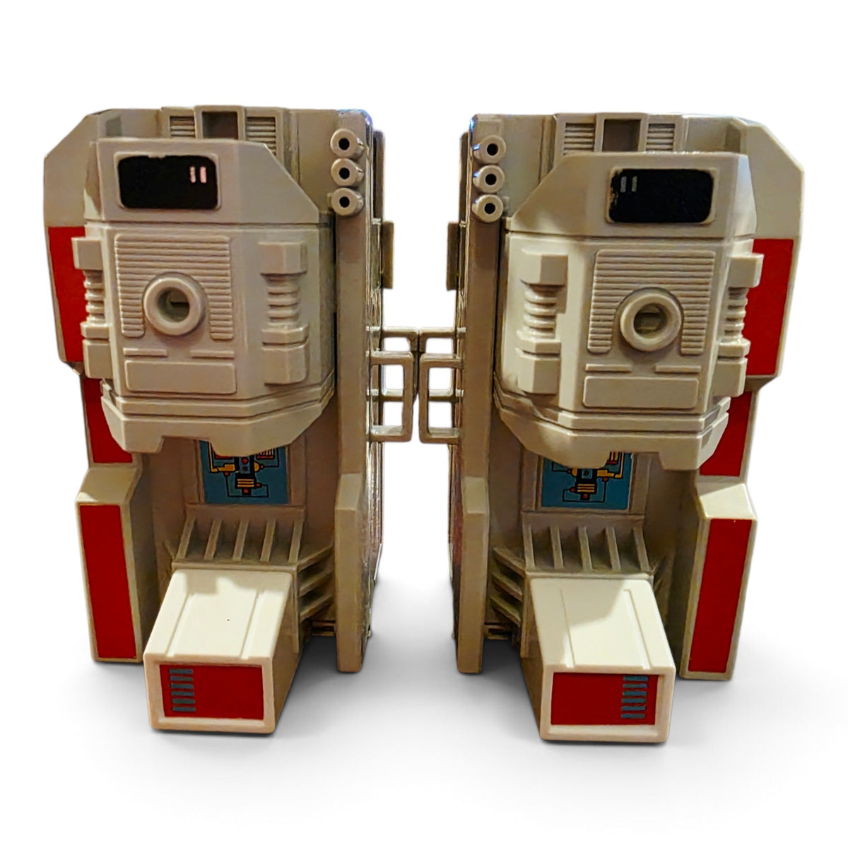 1986 Transformers Autobot City / Battle Station Metroplex Close-up 12 view