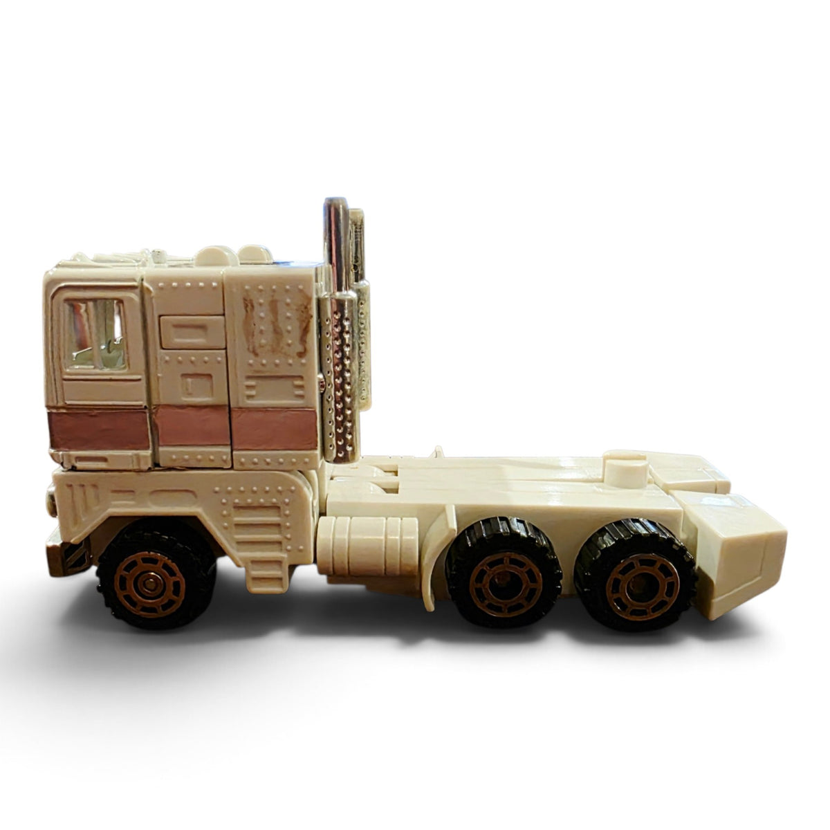 1986 Transformers City Commander Ultra Magnus Close-up 8 view