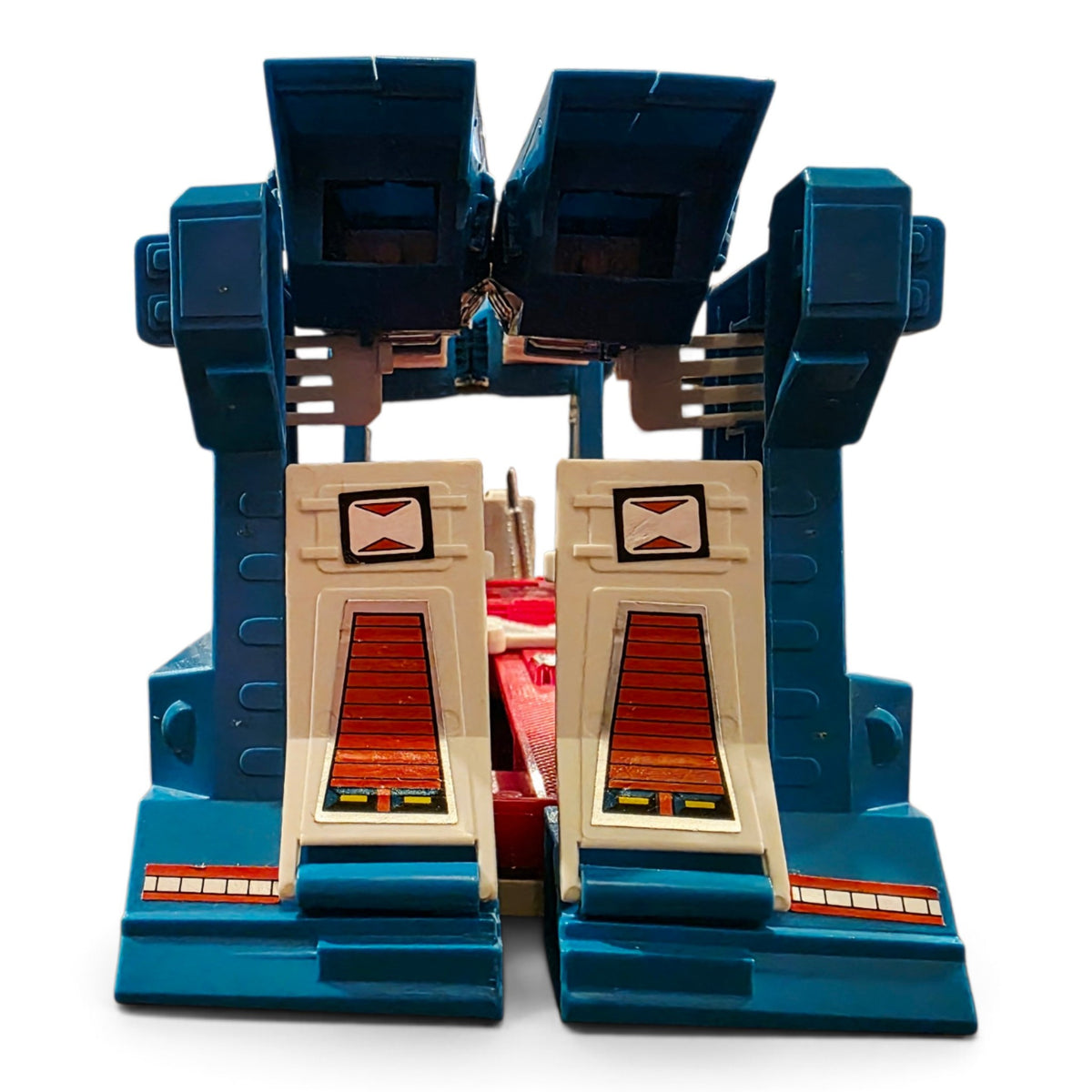1986 Transformers City Commander Ultra Magnus Close-up 12 view