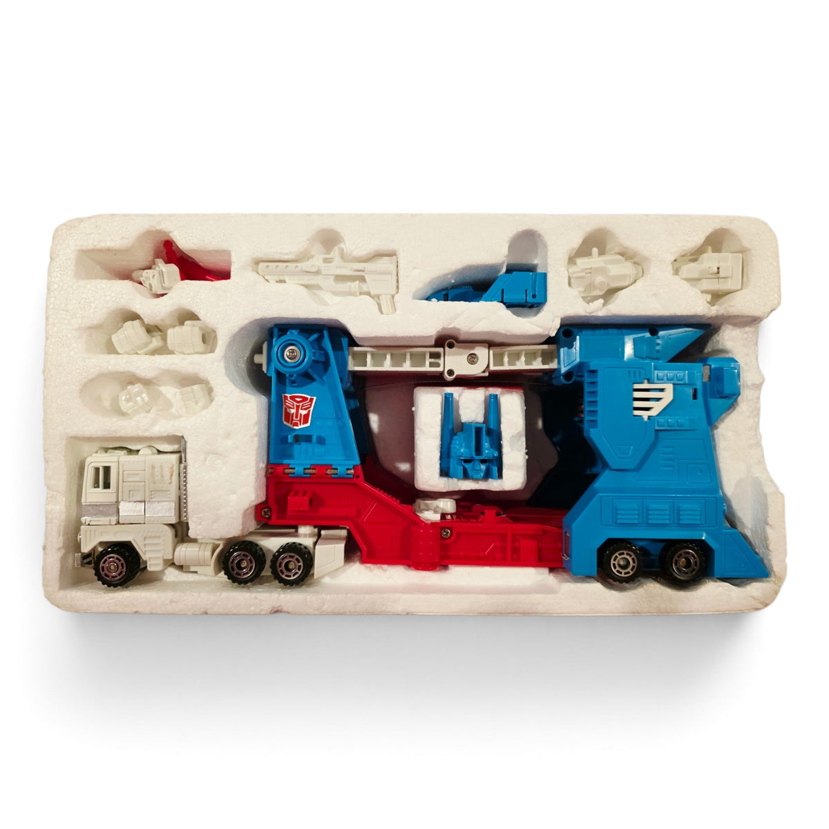 1986 Transformers City Commander Ultra Magnus Face view