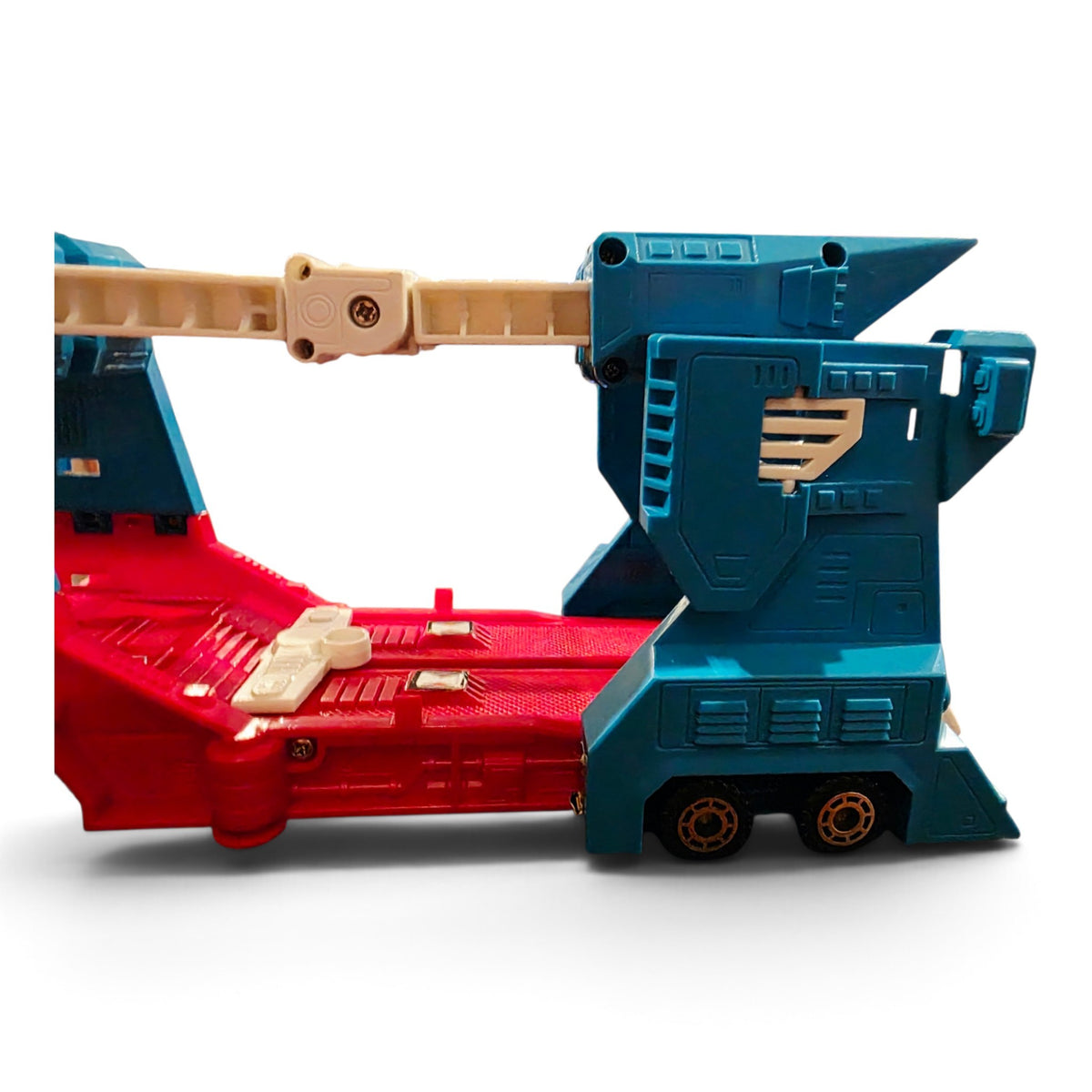 1986 Transformers City Commander Ultra Magnus Close-up 16 view