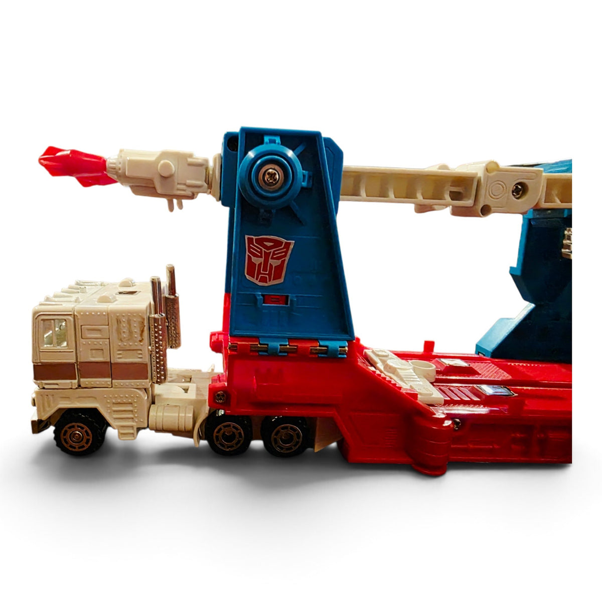 1986 Transformers City Commander Ultra Magnus Close-up 17 view