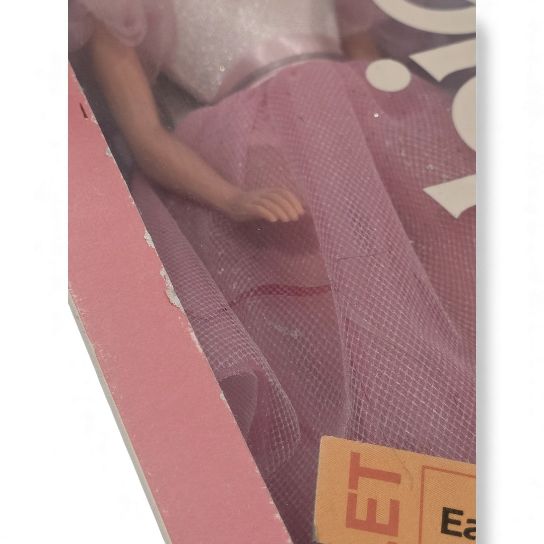 1987 Barbie My First Barbie Ballerina Brunette doll — Close-up 1