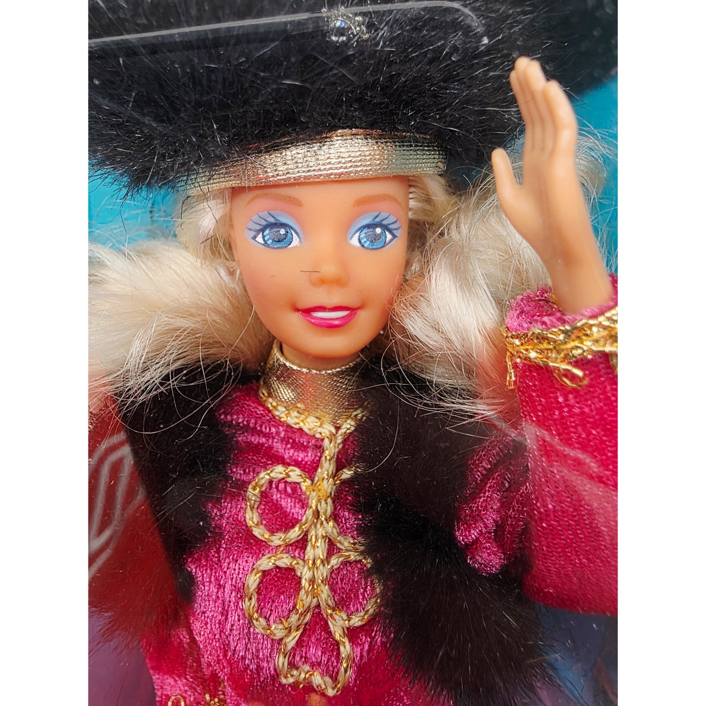 1988 Barbie Dolls of the World Russian doll — Face close-up