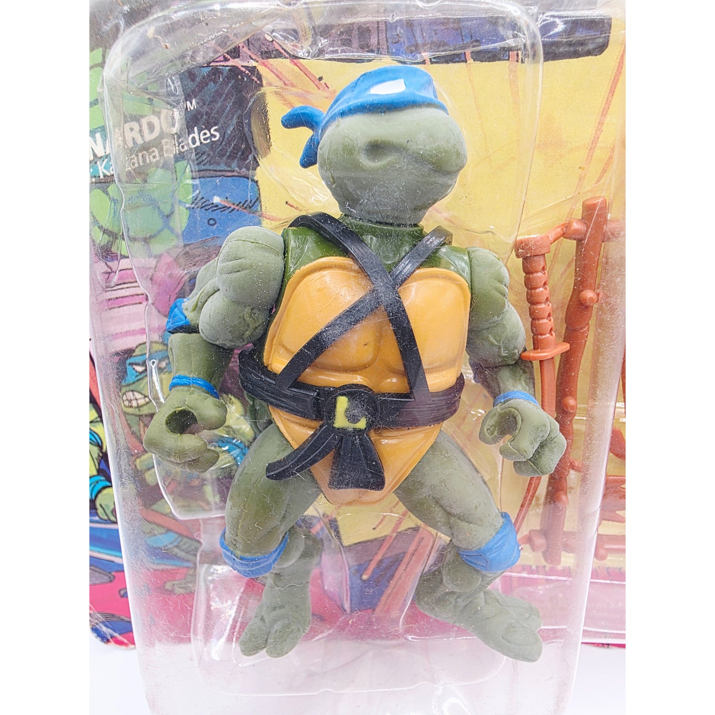 1988 Teenage Mutant Ninja Turtles Heroes in a Half Shell Leonardo action figure — Face close-up