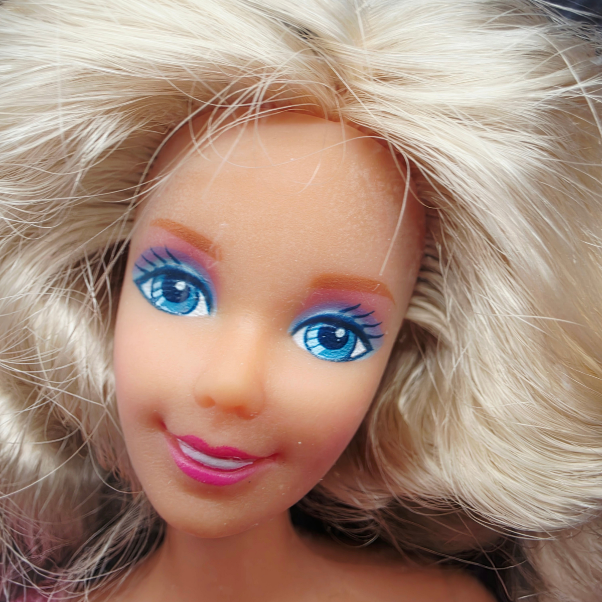1989 Barbie Winn-Dixie Exclusive Party Pink Face view