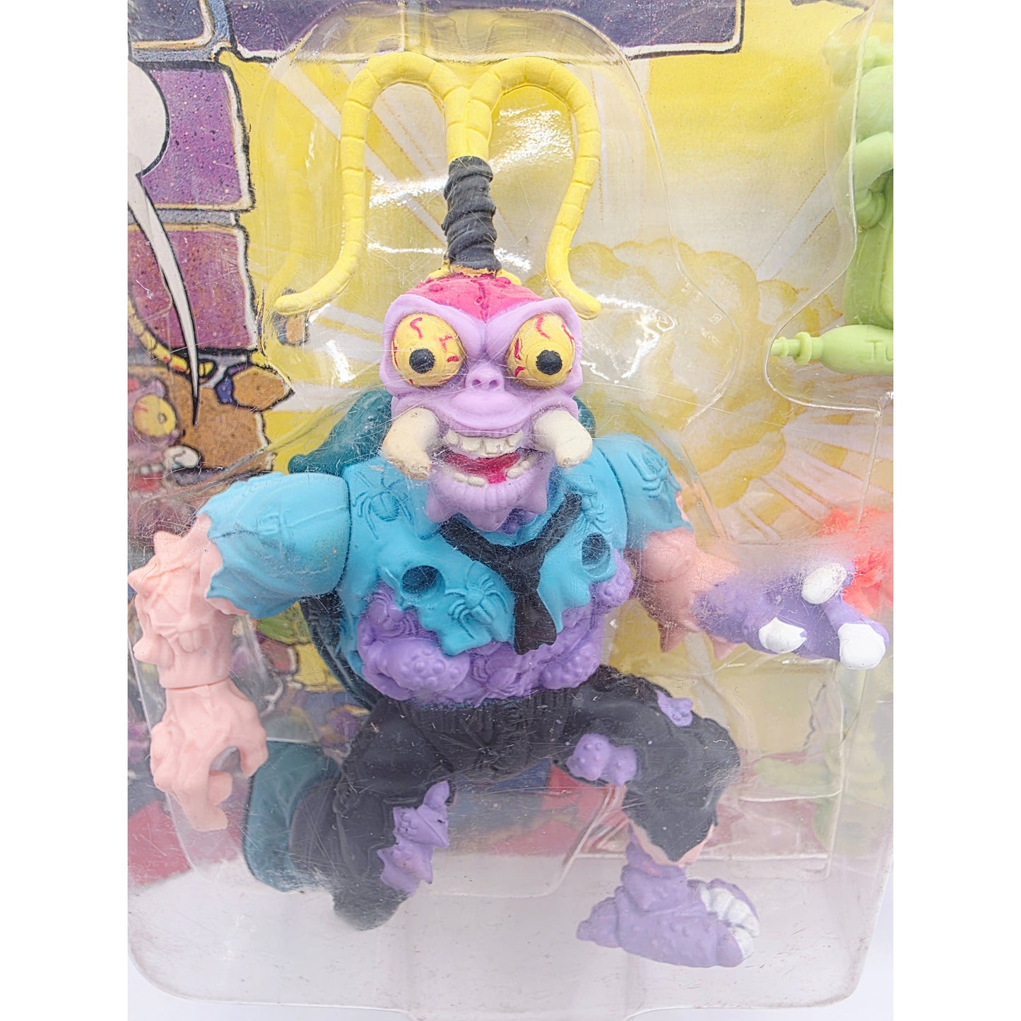 1990 Teenage Mutant Ninja Turtles Scumbug action figure — Face close-up