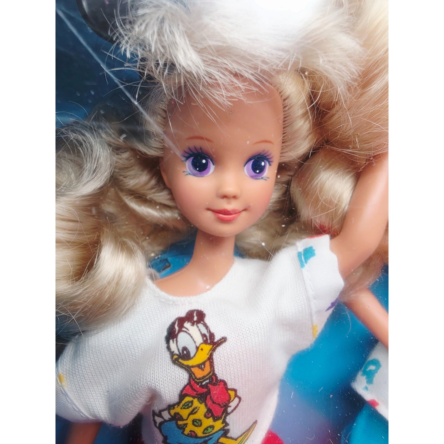 1991 Barbie Barbie and Friends Disney Gift Set Barbie, Ken, Skipper doll giftset — Close-up 1
