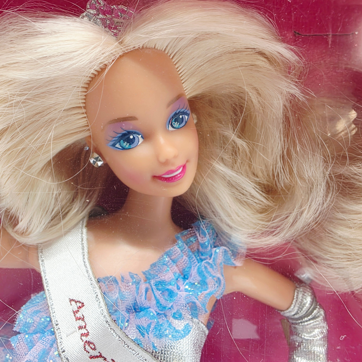 1991 Barbie Pageant Special Edition American Beauty Queen Face view