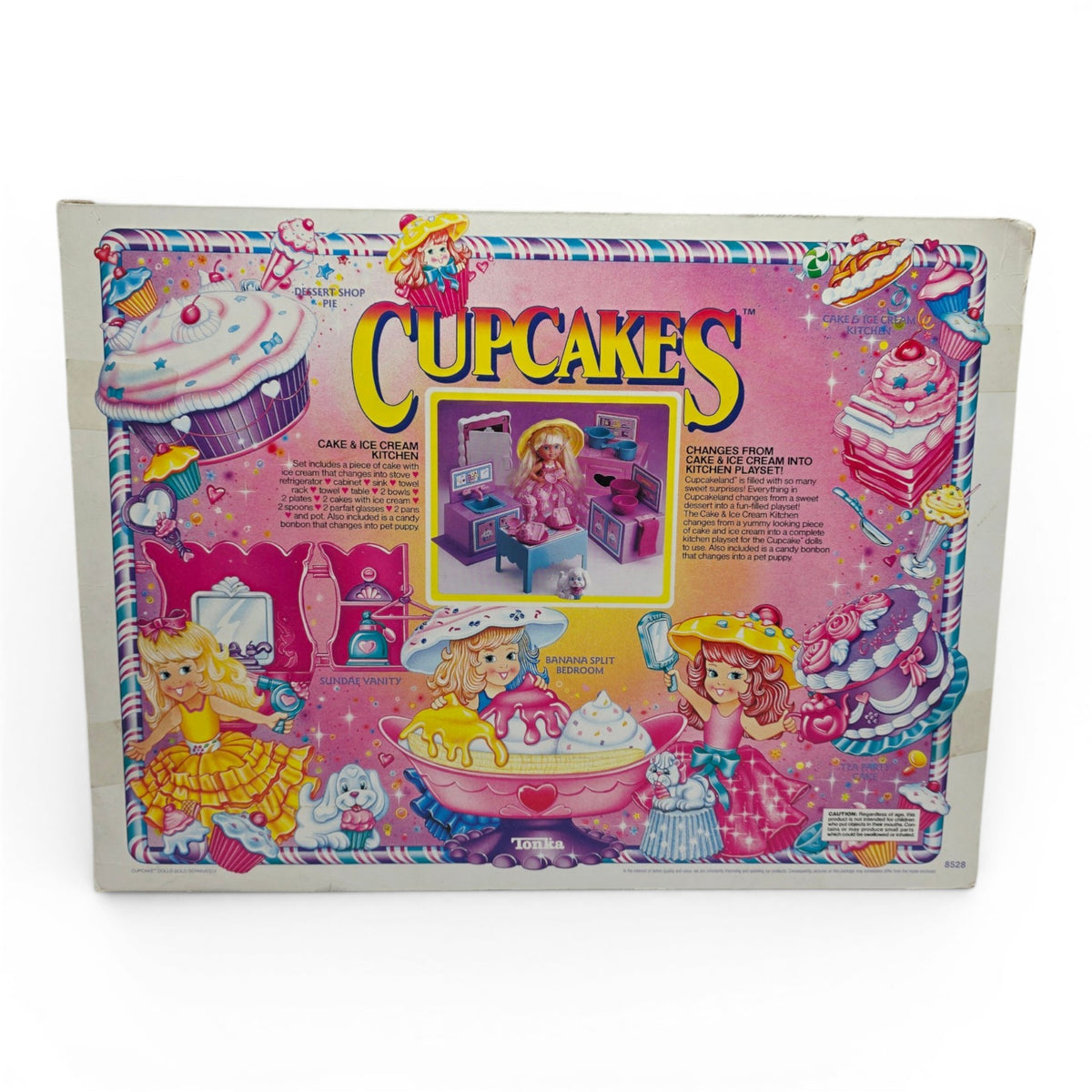 1991 Cupcakes Cake and Ice Cream Kitchen Playset Close-up 3 view