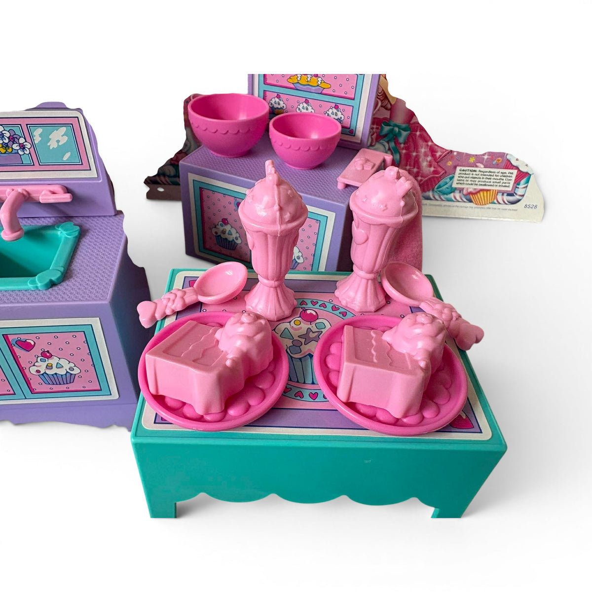 1991 Cupcakes Cake and Ice Cream Kitchen Playset Close-up 2 view