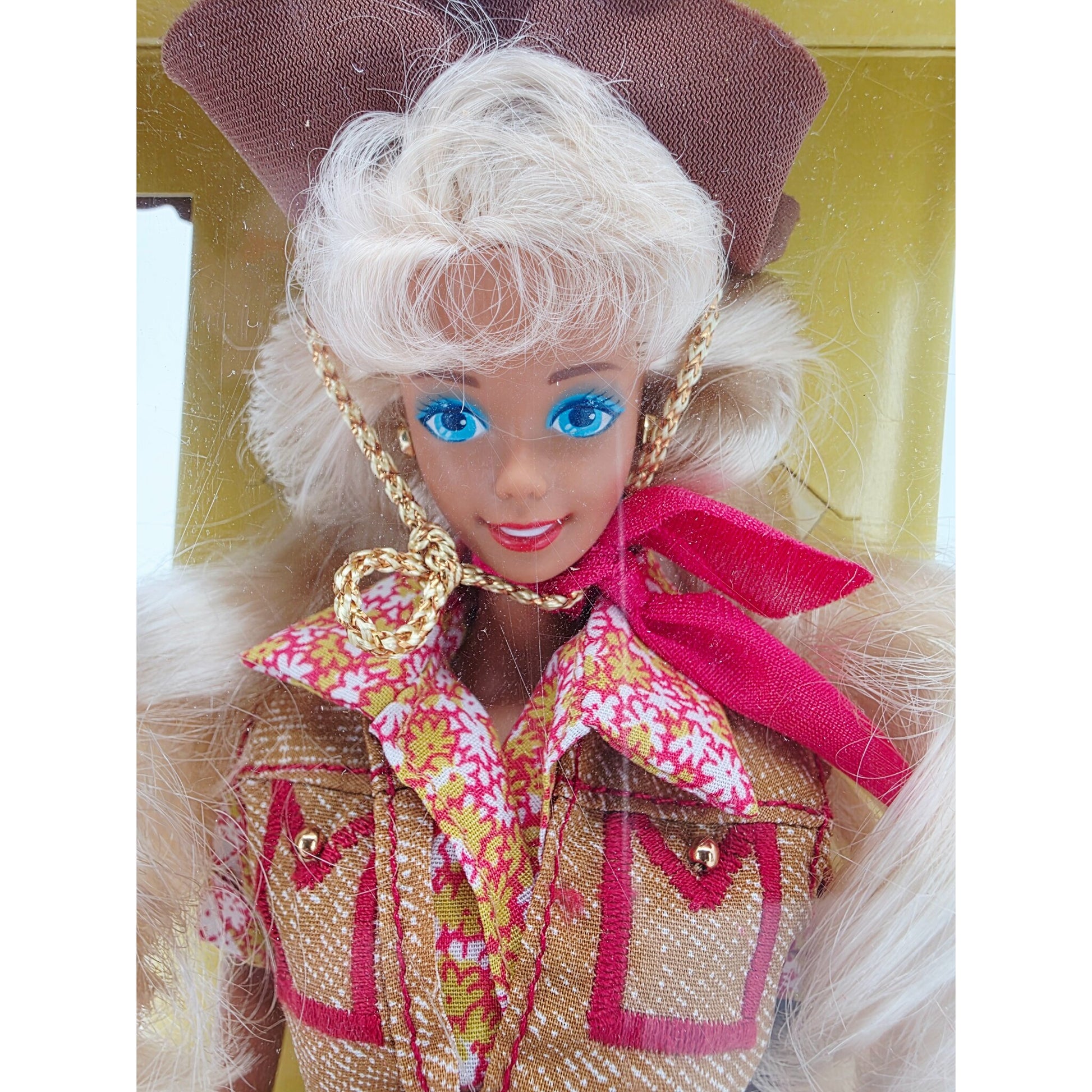 1992 Barbie Dolls of the World Australian doll — Face close-up