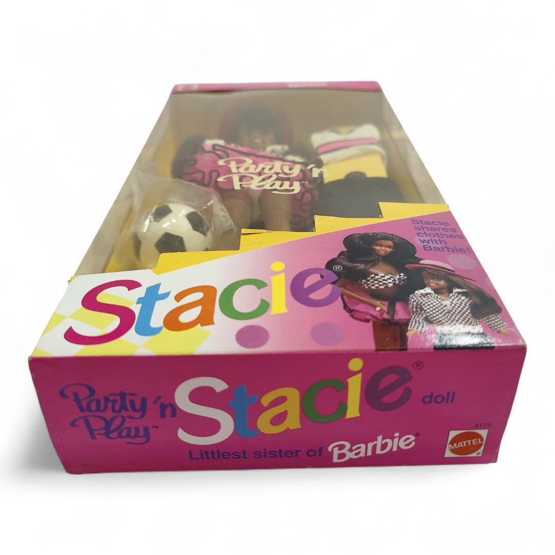 1992 Barbie Party 'N Play Stacie AA doll — Bottom view