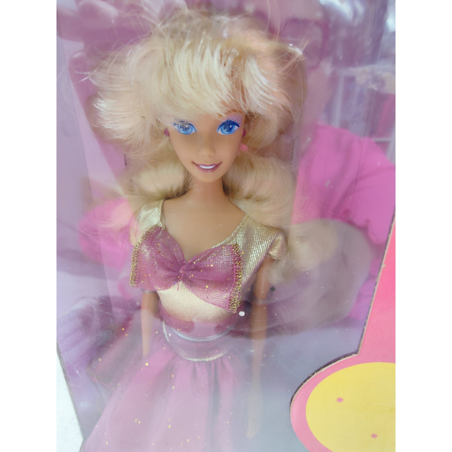 Vintage 1990s doll. Party Premiere. Face view.