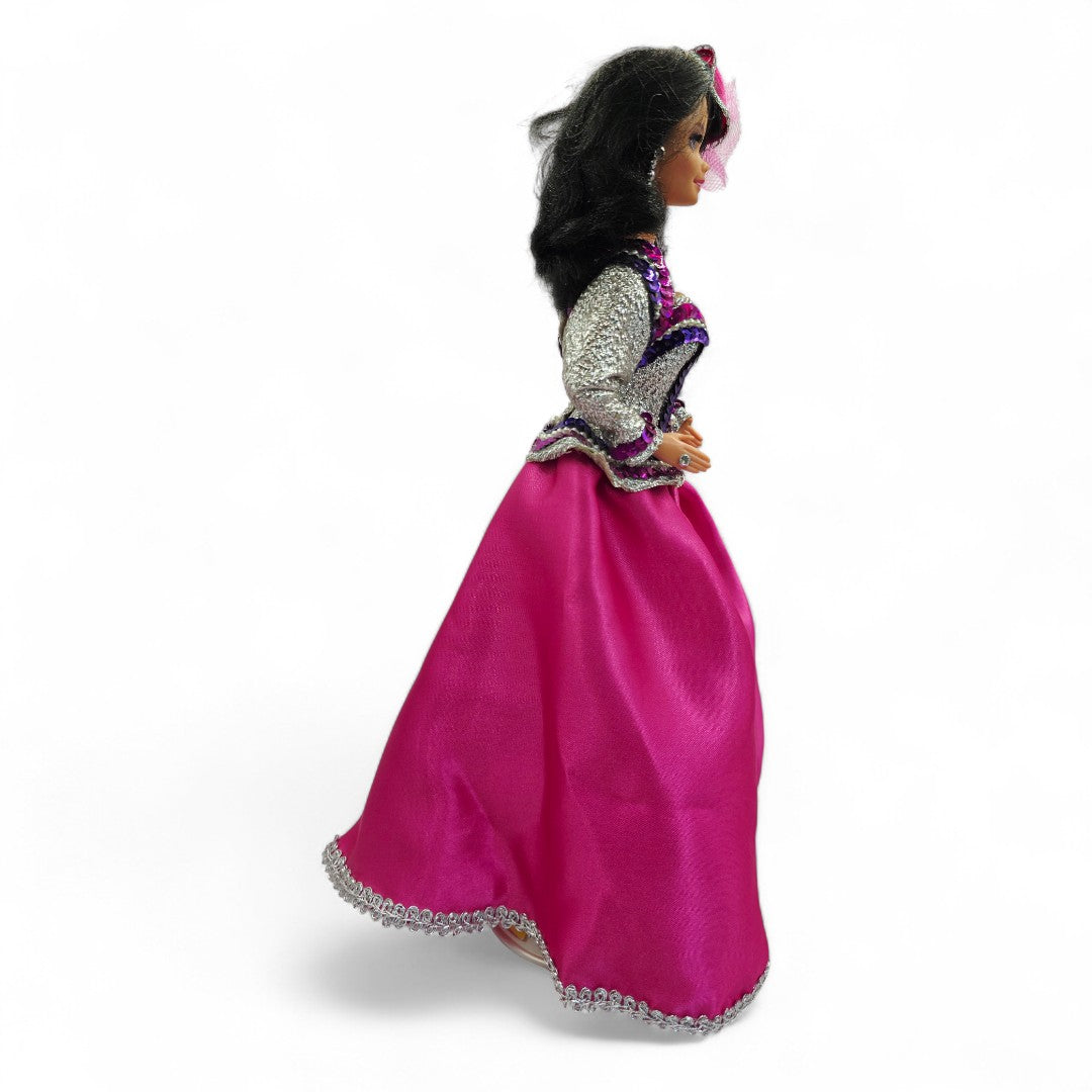 Vintage 1990s doll. Classique . Opening Night Barbie. Right view.