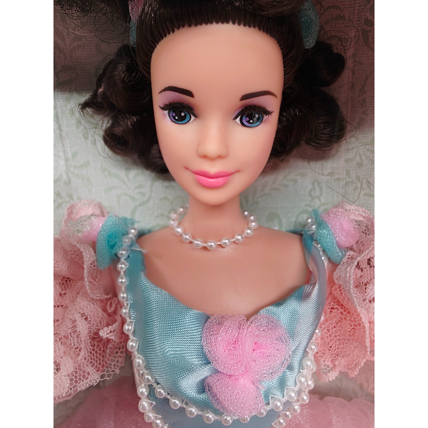 1993 Barbie The Great Eras Collection Southern Belle doll — Face close-up