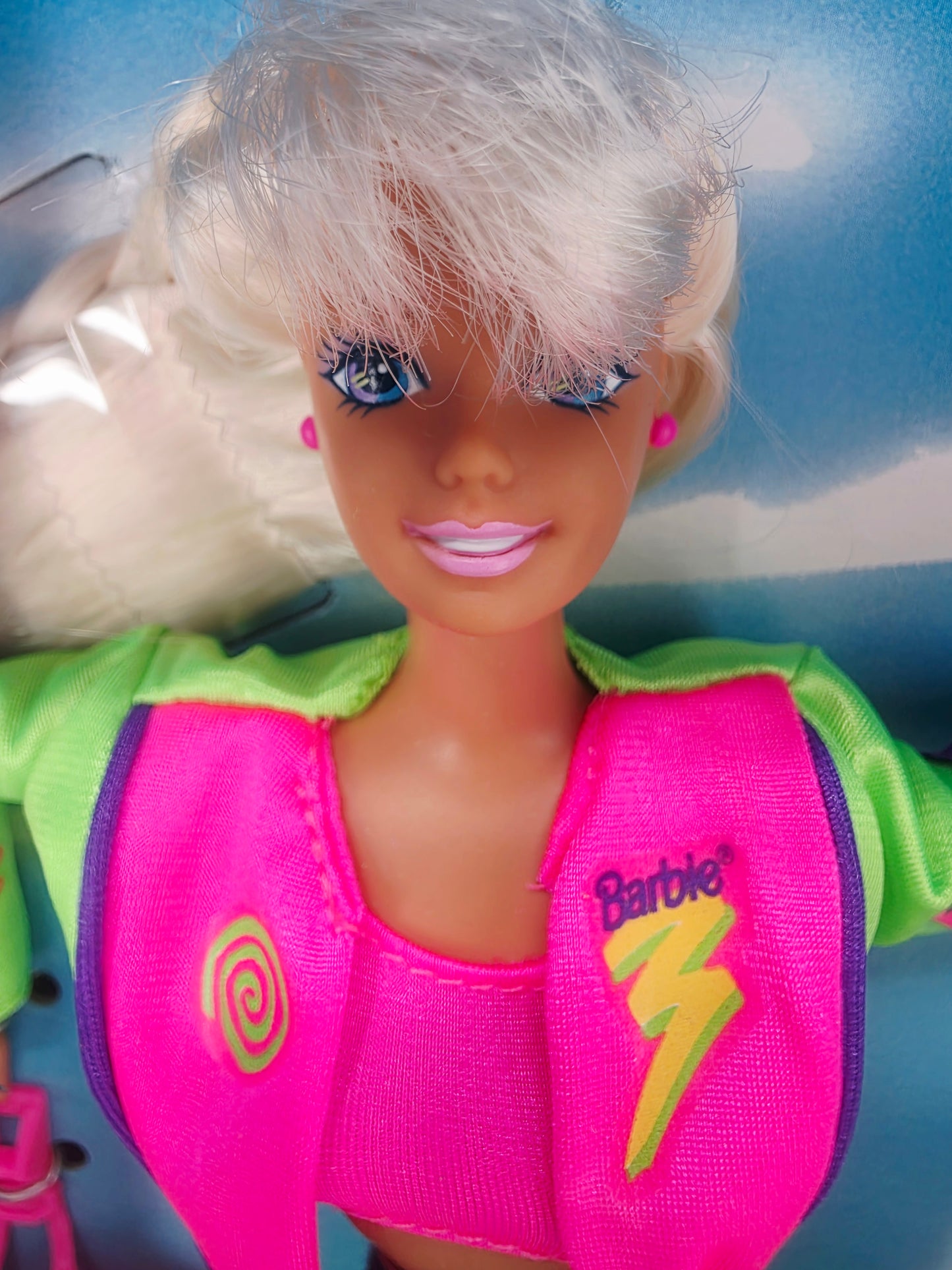 1994 Barbie Bicyclin' Barbie doll — Face close-up