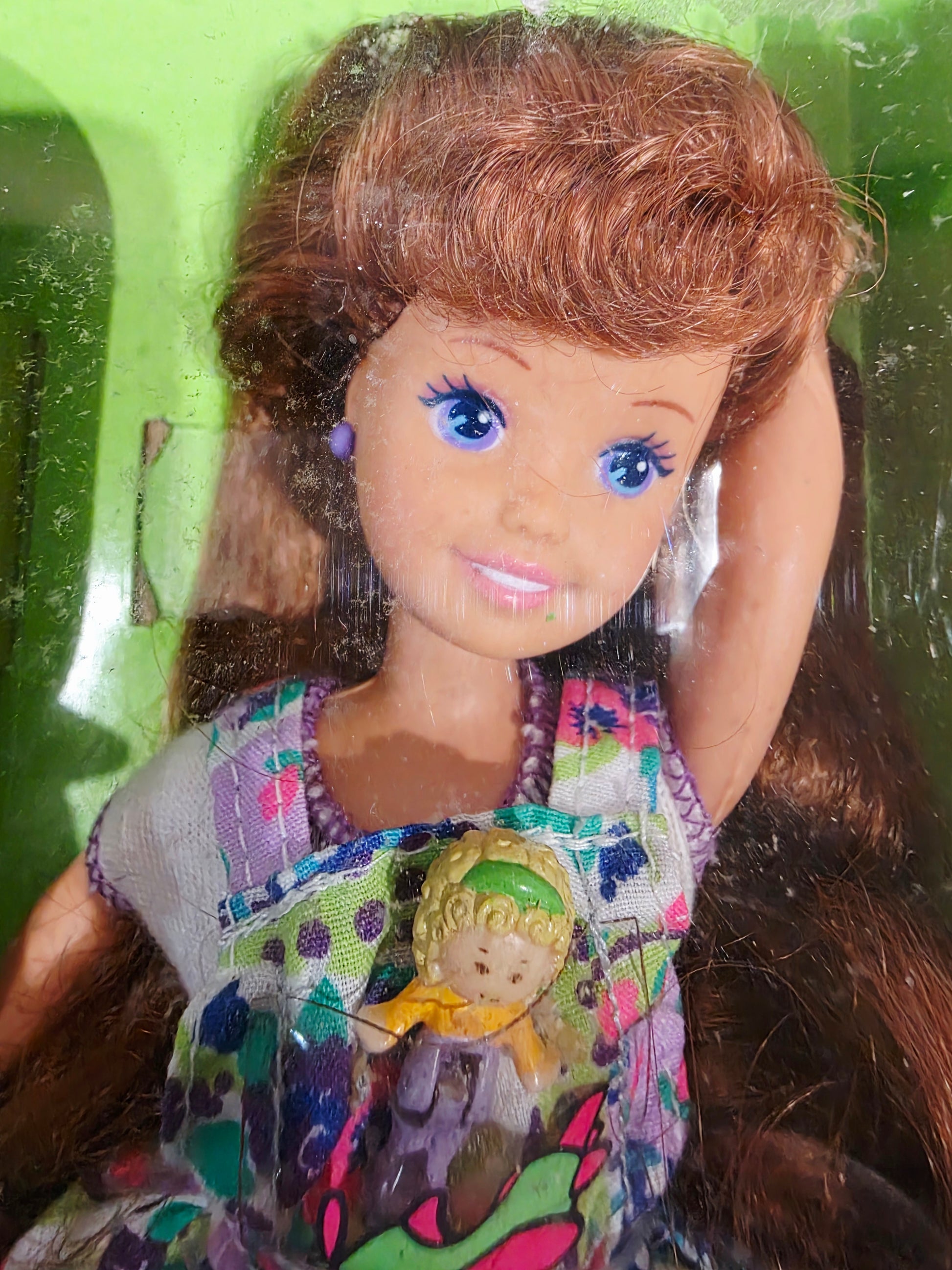 1994 Barbie Polly Pocket Barbie Whitney doll giftset — Face close-up