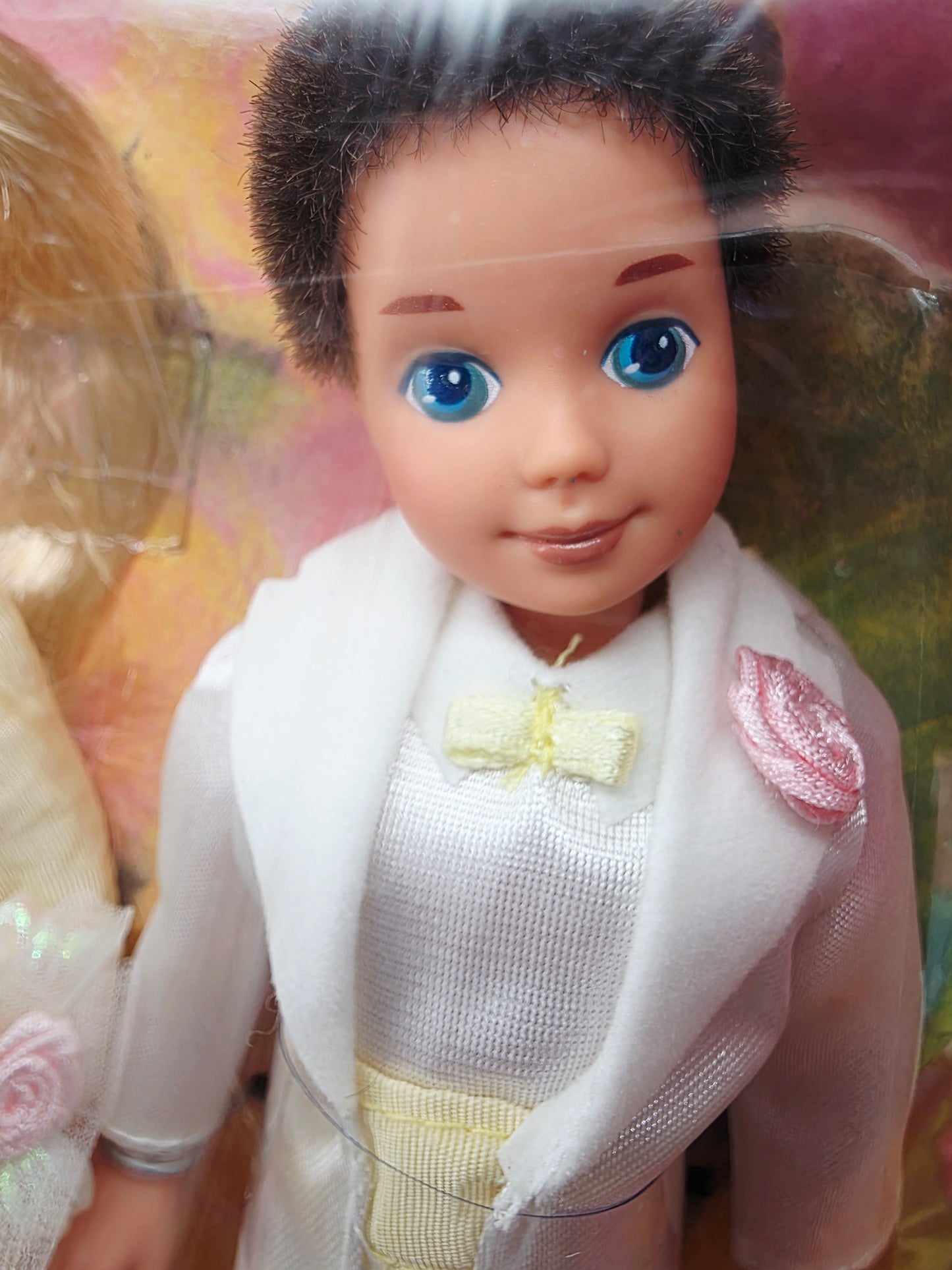 1994 Barbie Wedding Party Barbie, Stacie, Todd doll giftset — Close-up 2